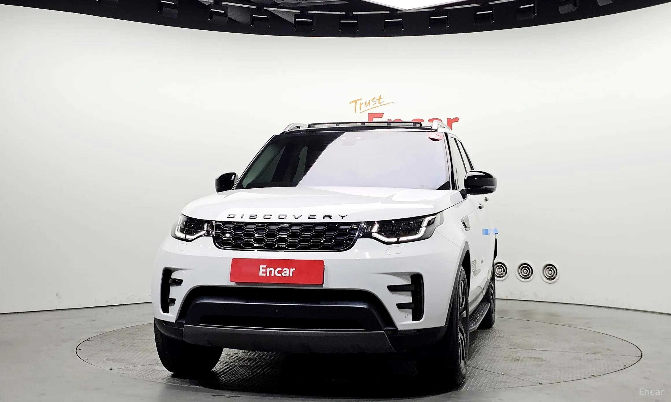 Land Rover Discovery 5 превью 3