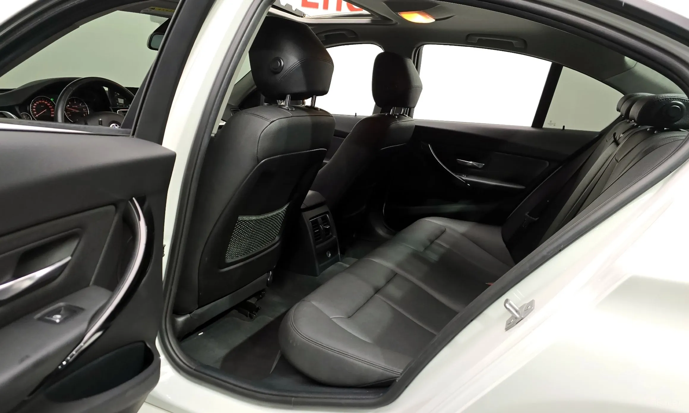 BMW 3 Series (F30) превью 10