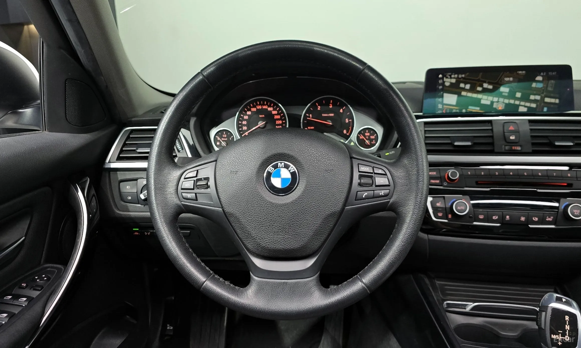 BMW 3 Series (F30) превью 12