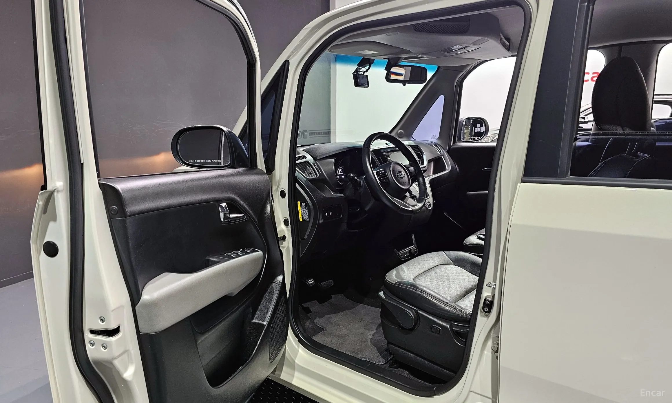 Kia Ray превью 10