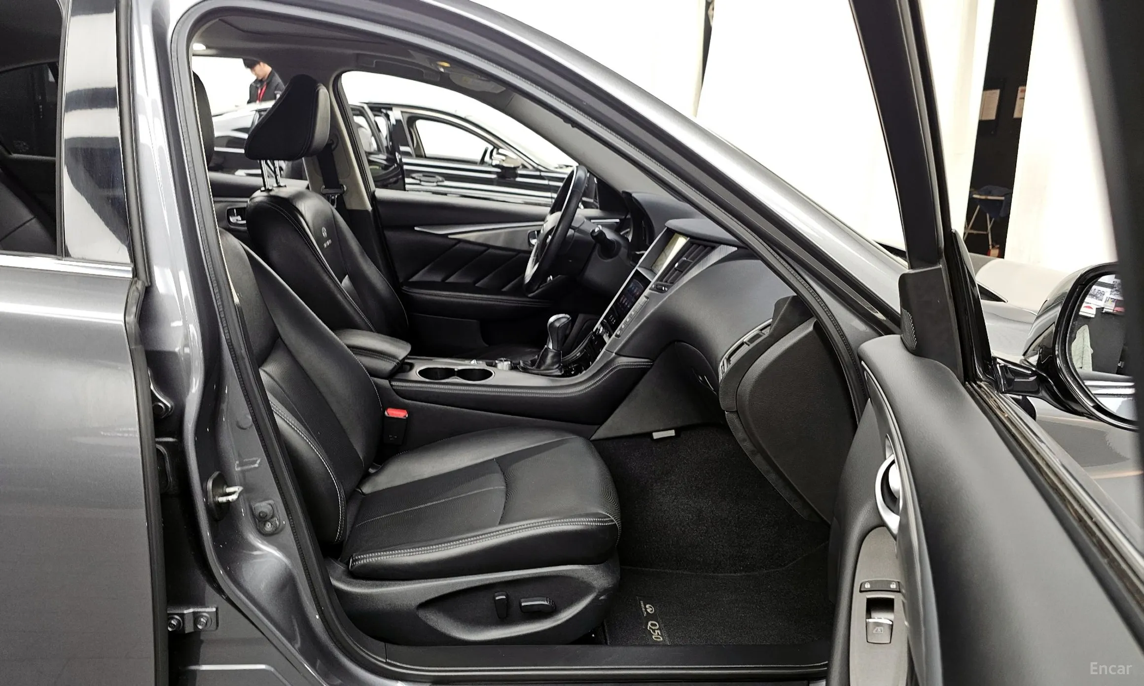 Infiniti Q50 превью 11