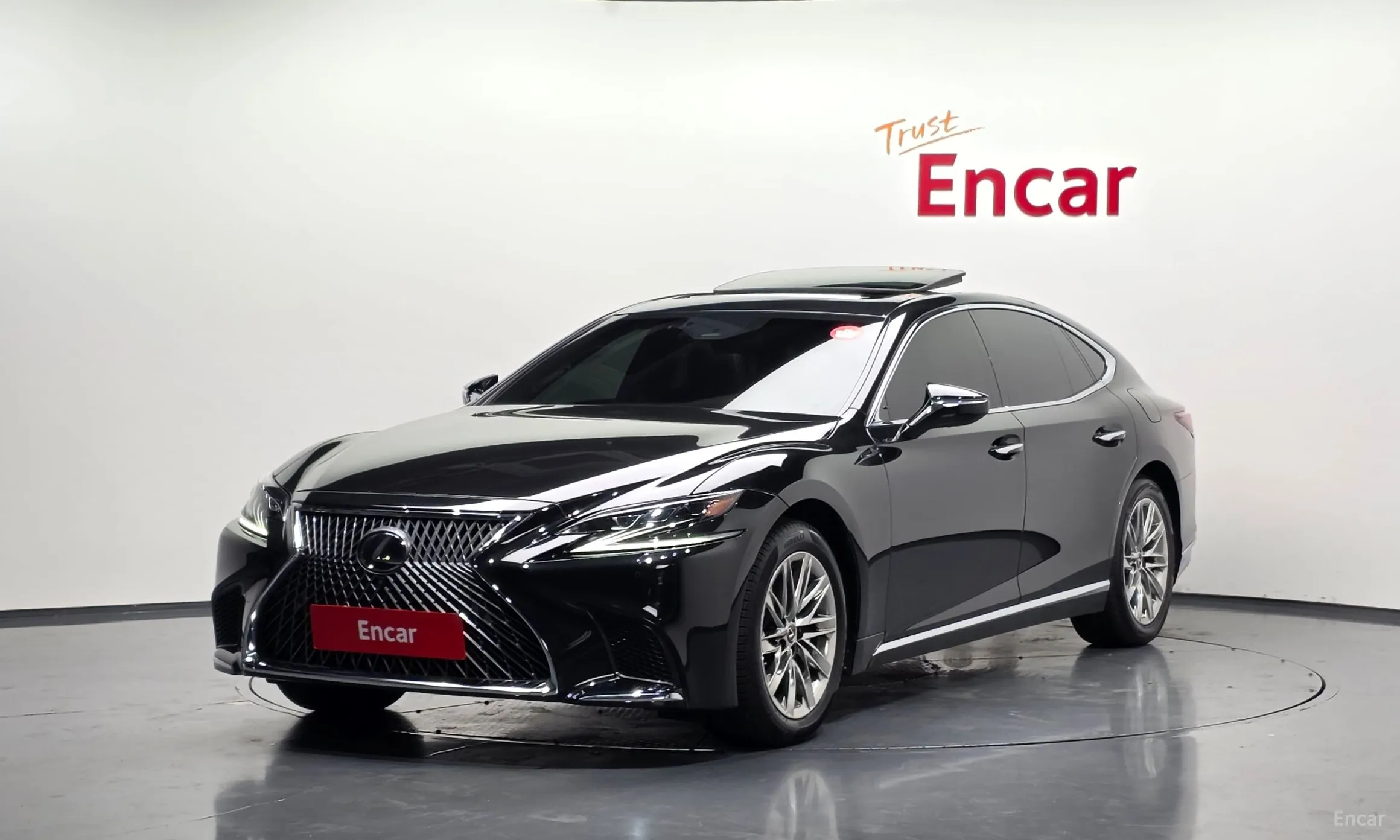 Lexus LS500h Gen 5