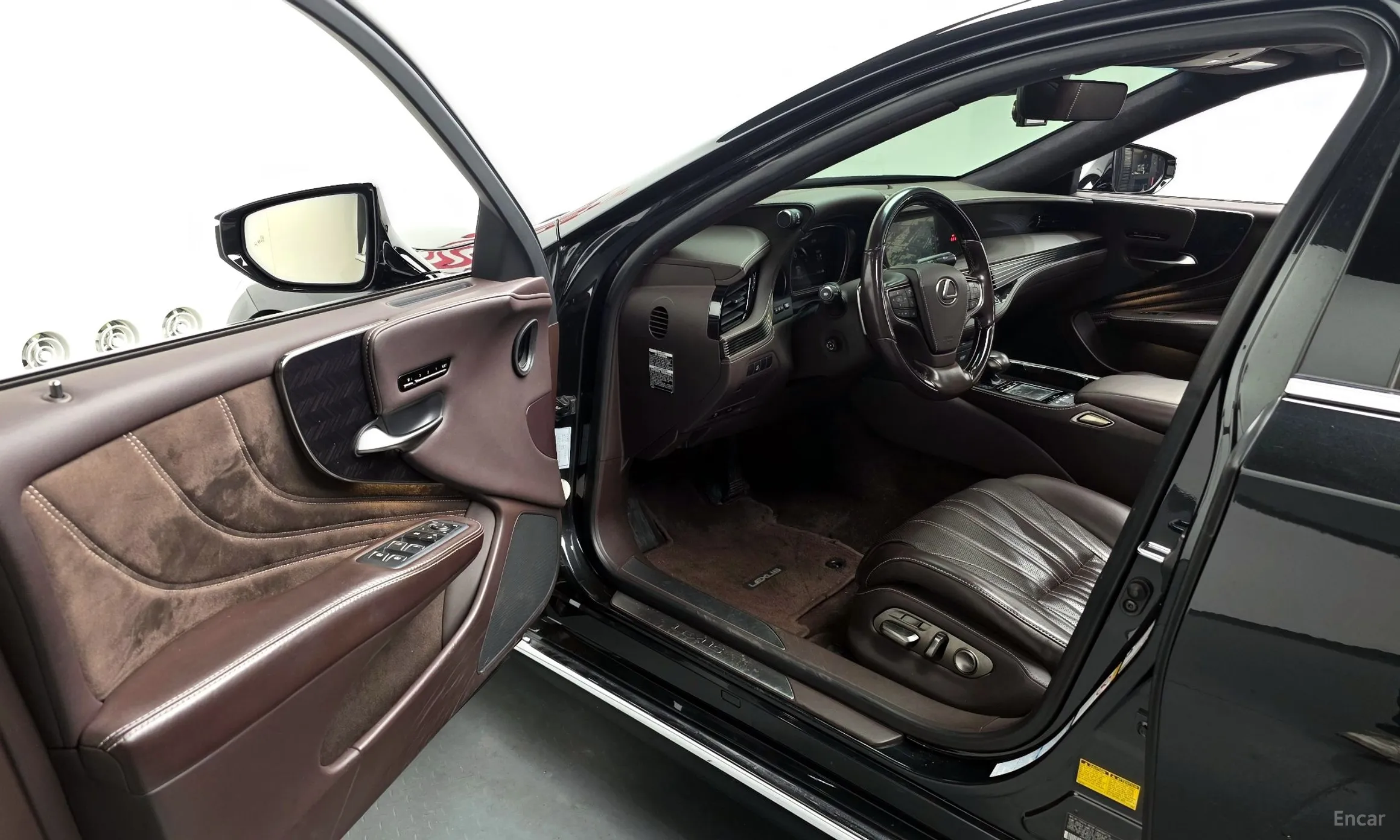 Lexus LS500h Gen 5 превью 10