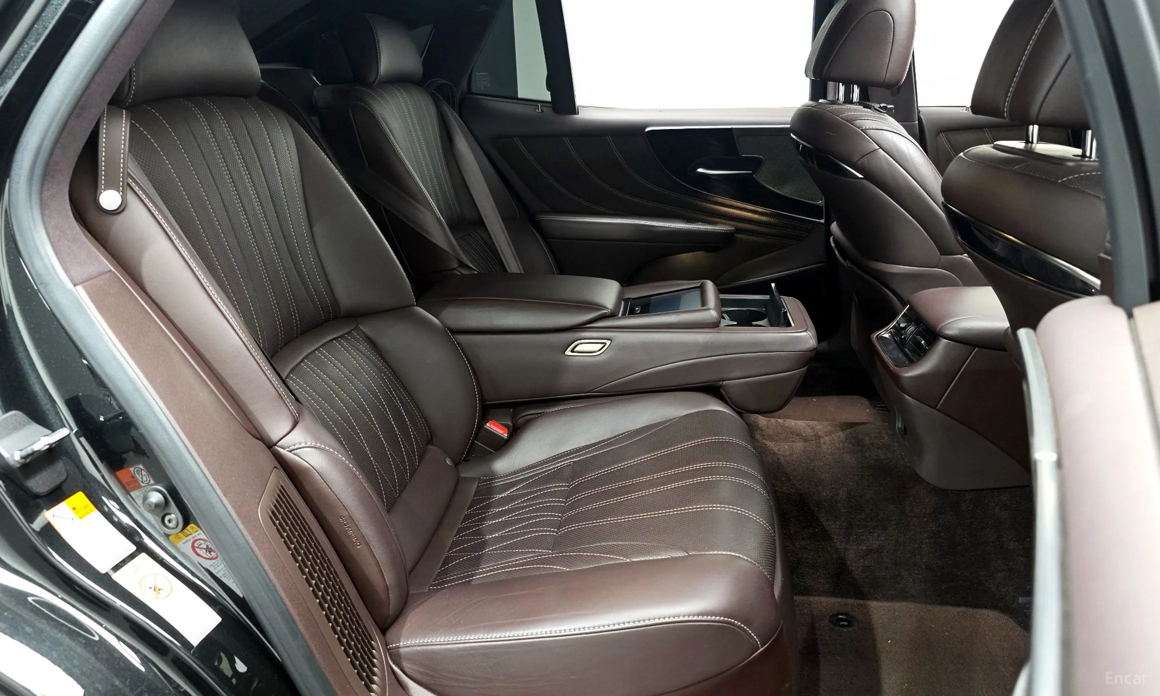 Lexus LS500h Gen 5 превью 12