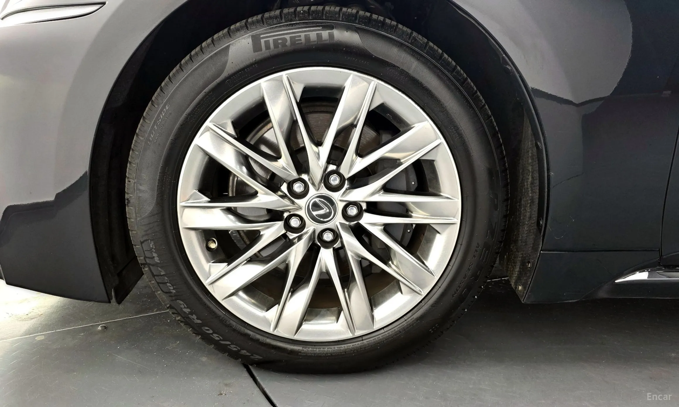 Lexus LS500h Gen 5 превью 5