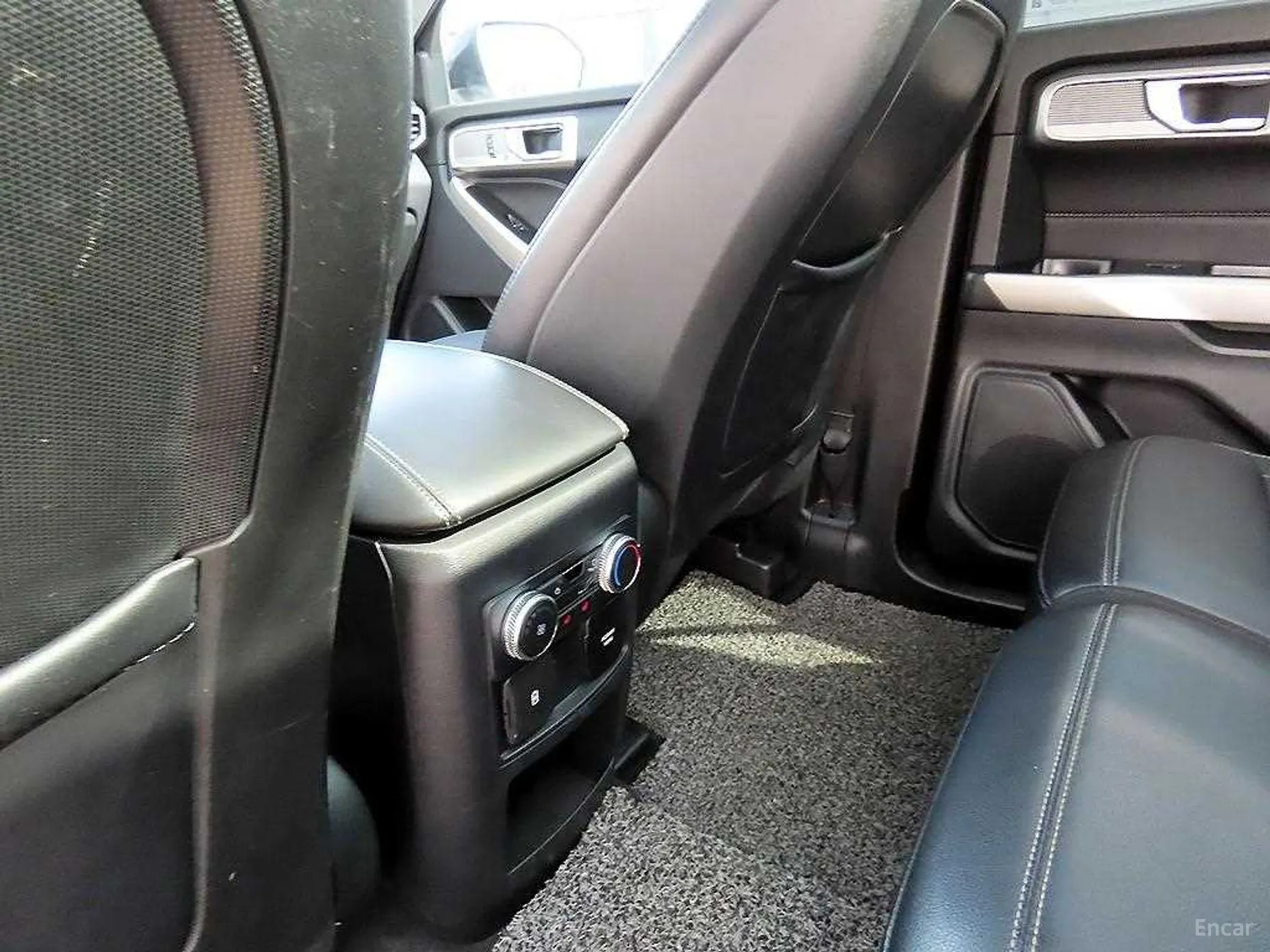 Ford Explorer 6th Generation превью 14