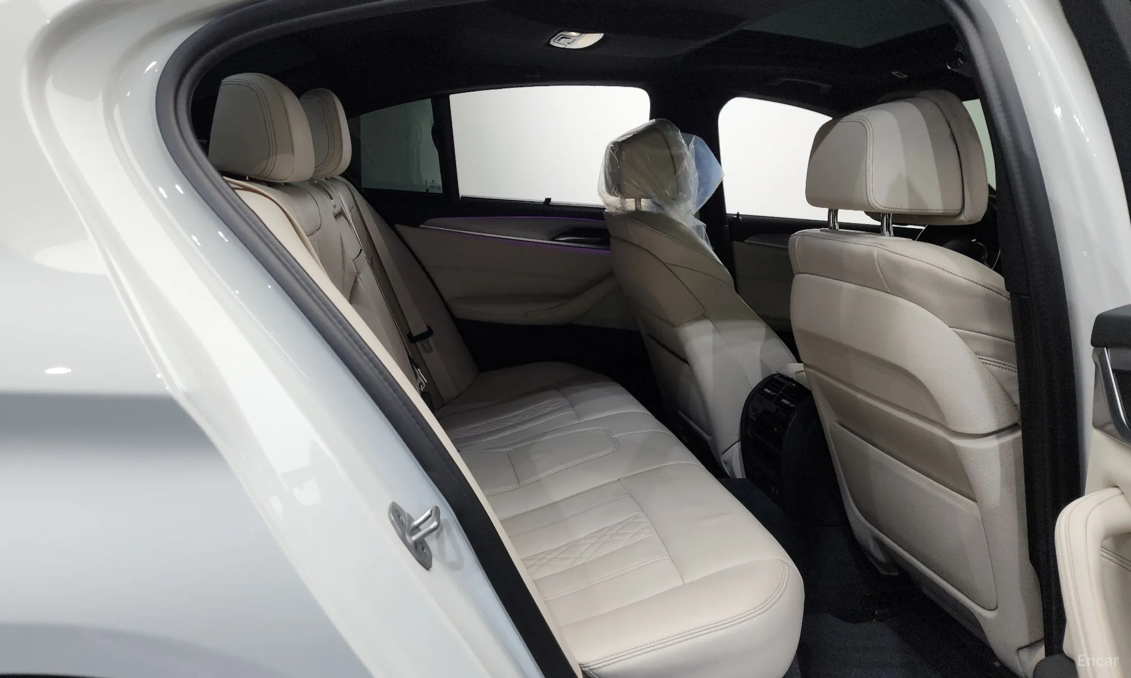 BMW 5 Series (G30) превью 11