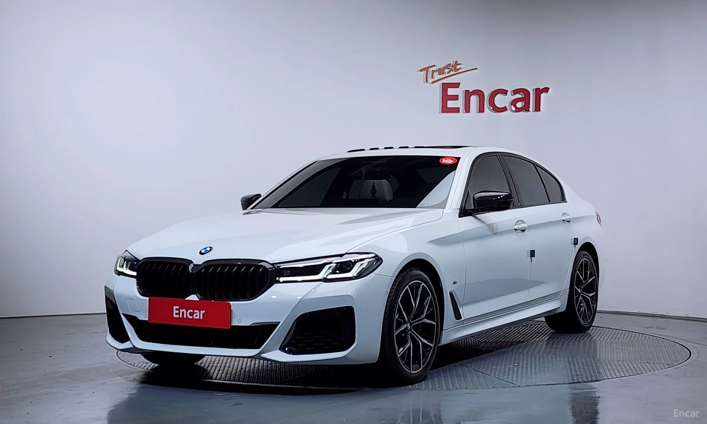 BMW 5 Series (G30) превью 2