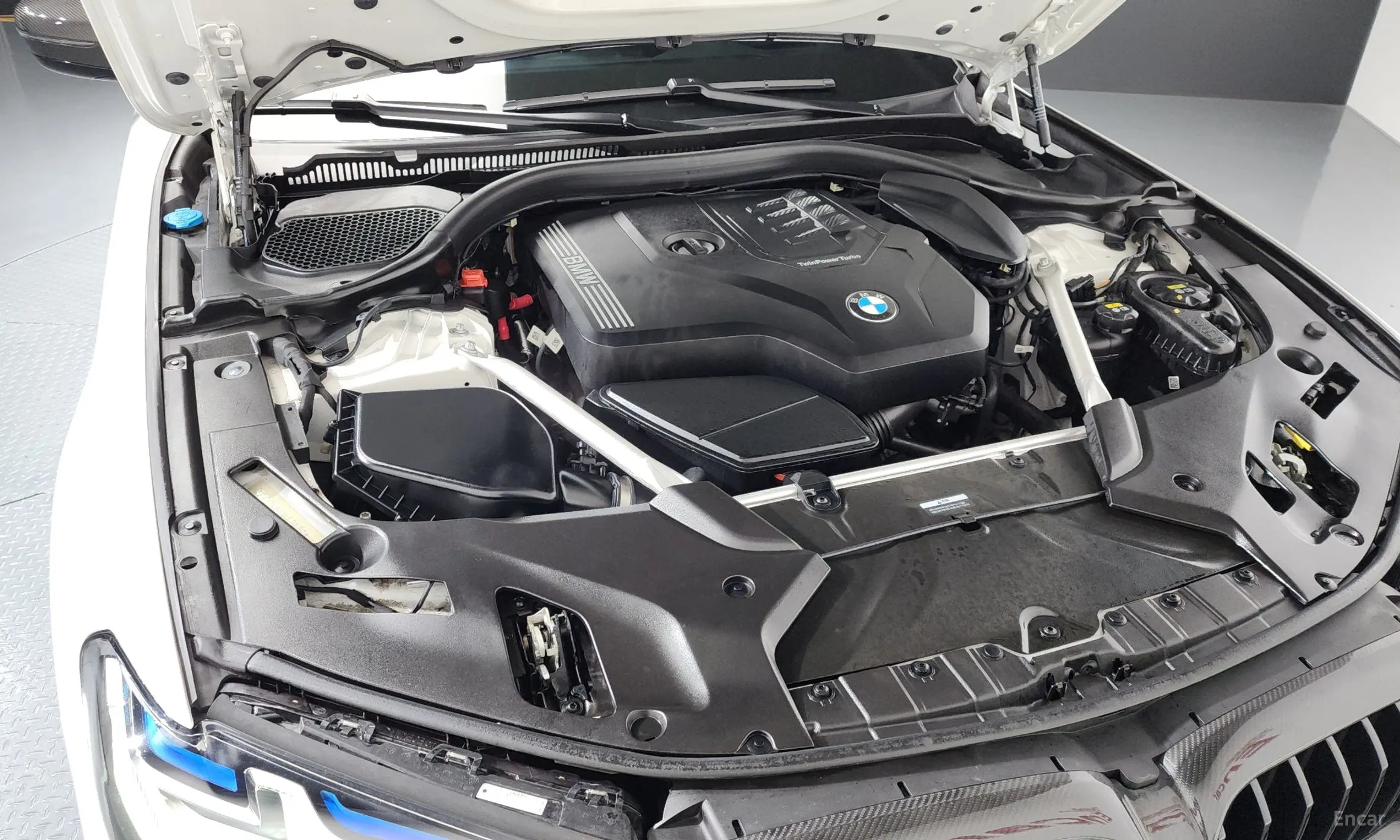 BMW 5 Series (G30) превью 7