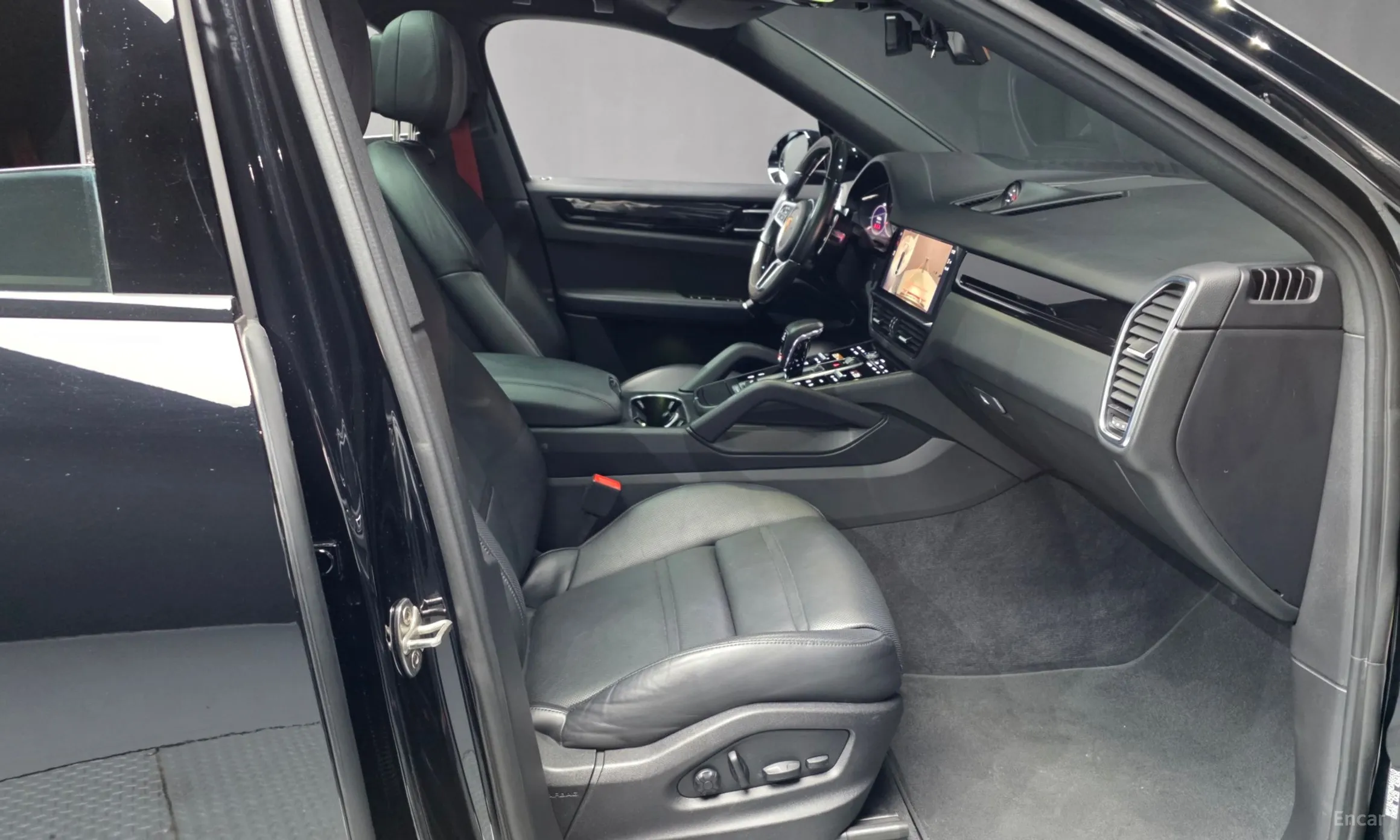 Porsche Cayenne (PO536) превью 11