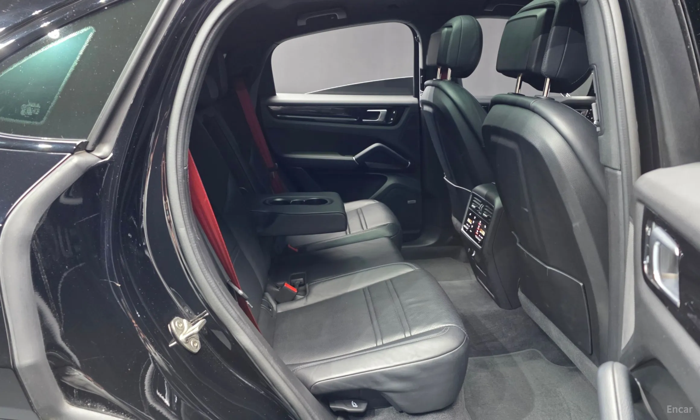 Porsche Cayenne (PO536) превью 12