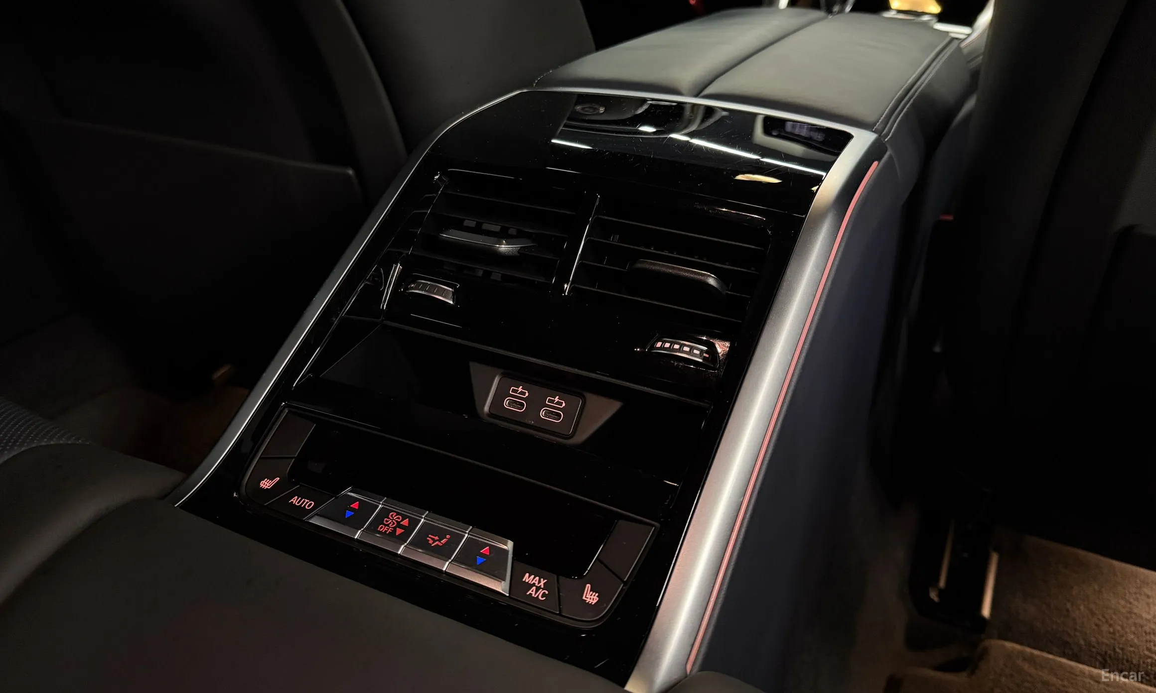 BMW 8-series (G15) превью 15