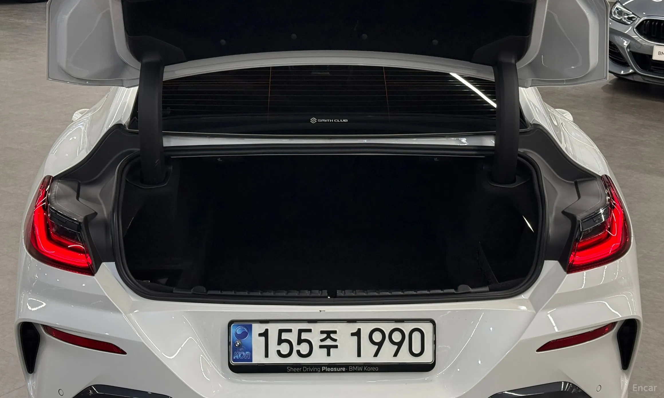 BMW 8-series (G15) превью 20