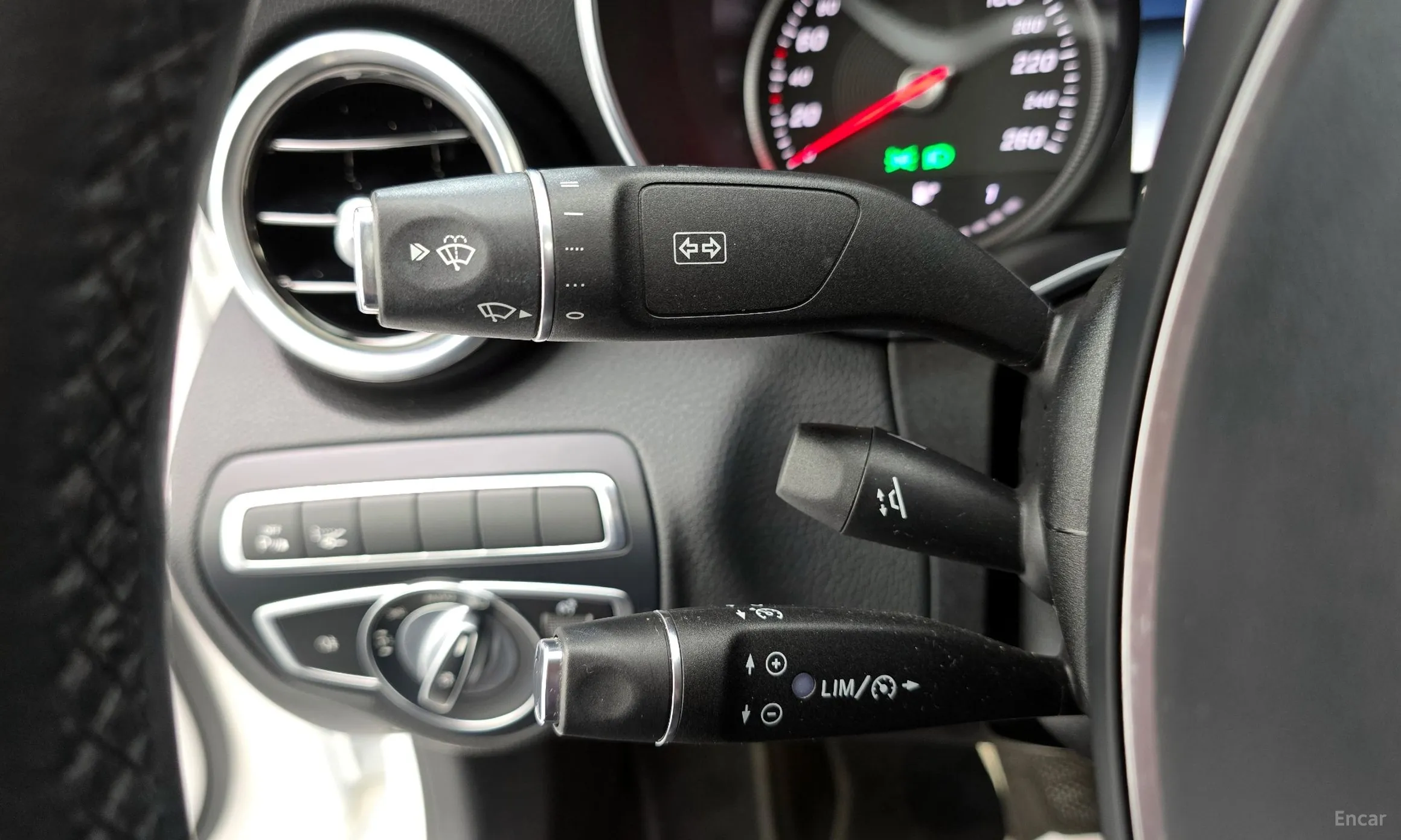Mercedes Benz C-Class W205 превью 16