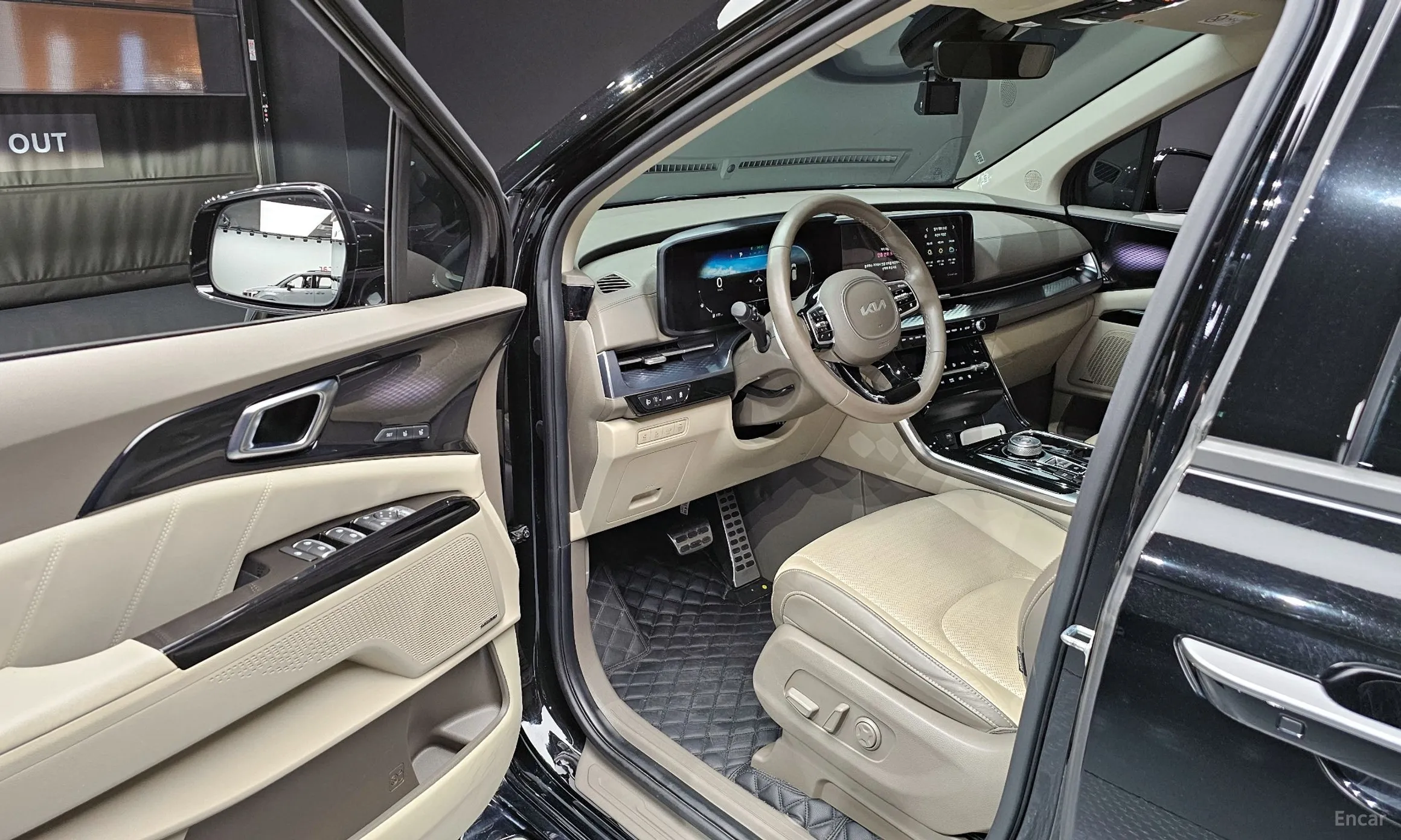 Kia Carnival Gen 4 превью 10