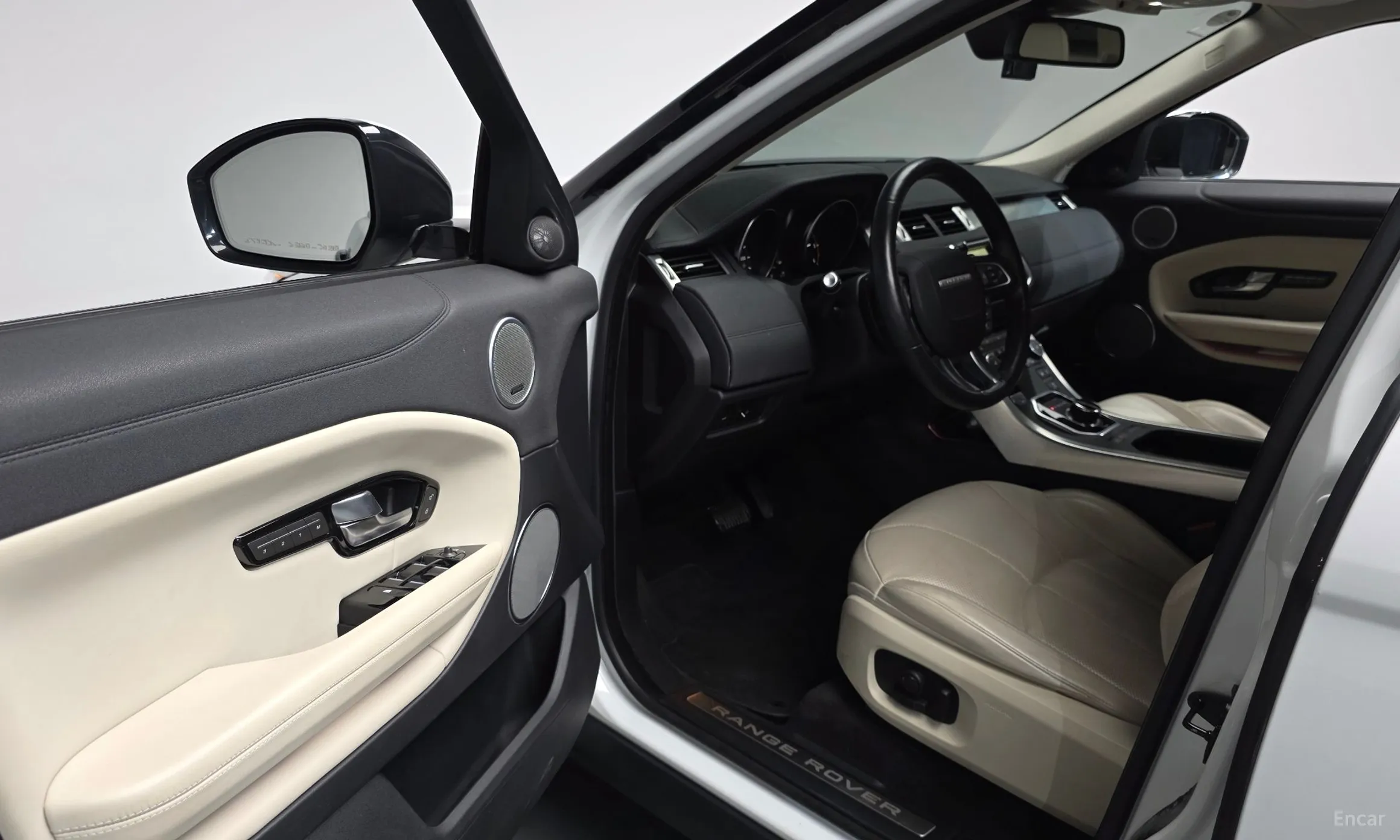 Land Rover Range Rover Evoque превью 10