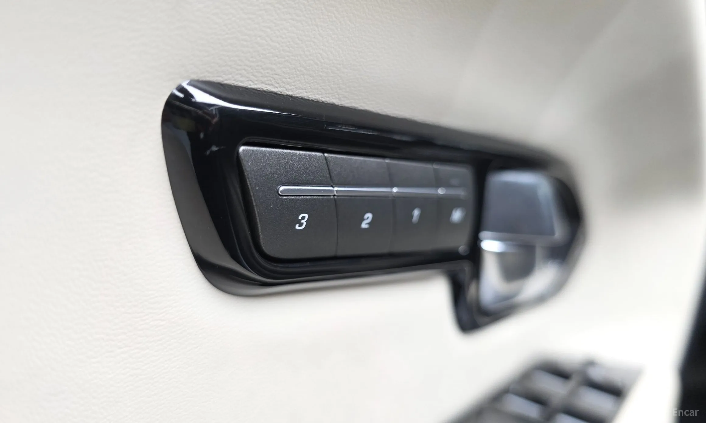 Land Rover Range Rover Evoque превью 18