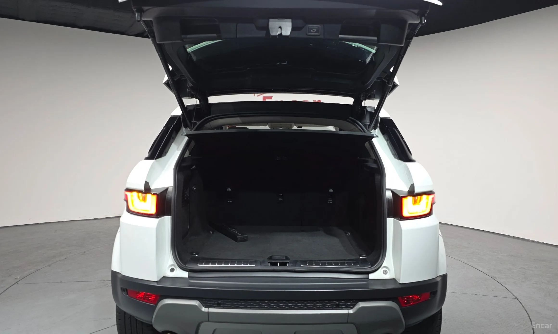 Land Rover Range Rover Evoque превью 20
