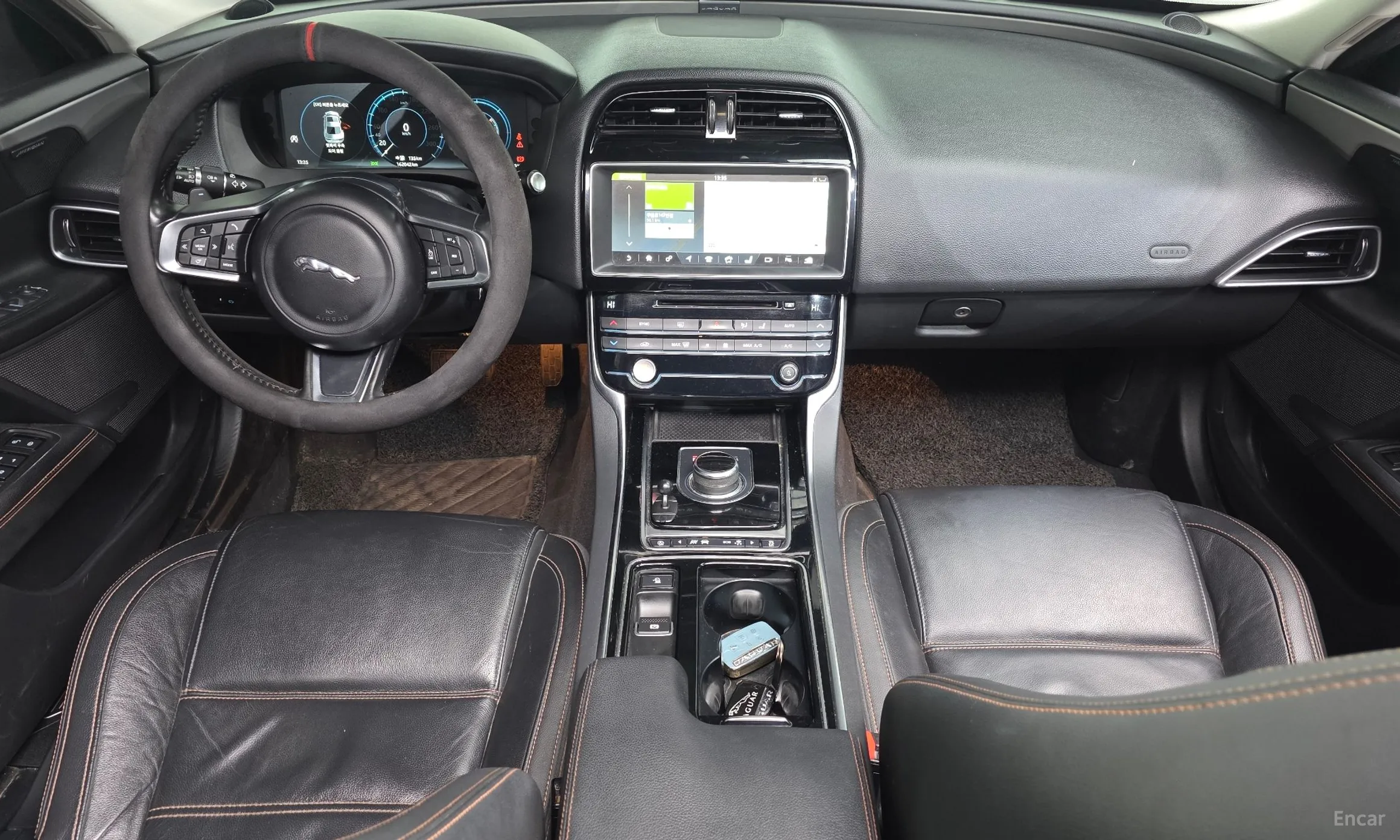 Jaguar XE превью 7