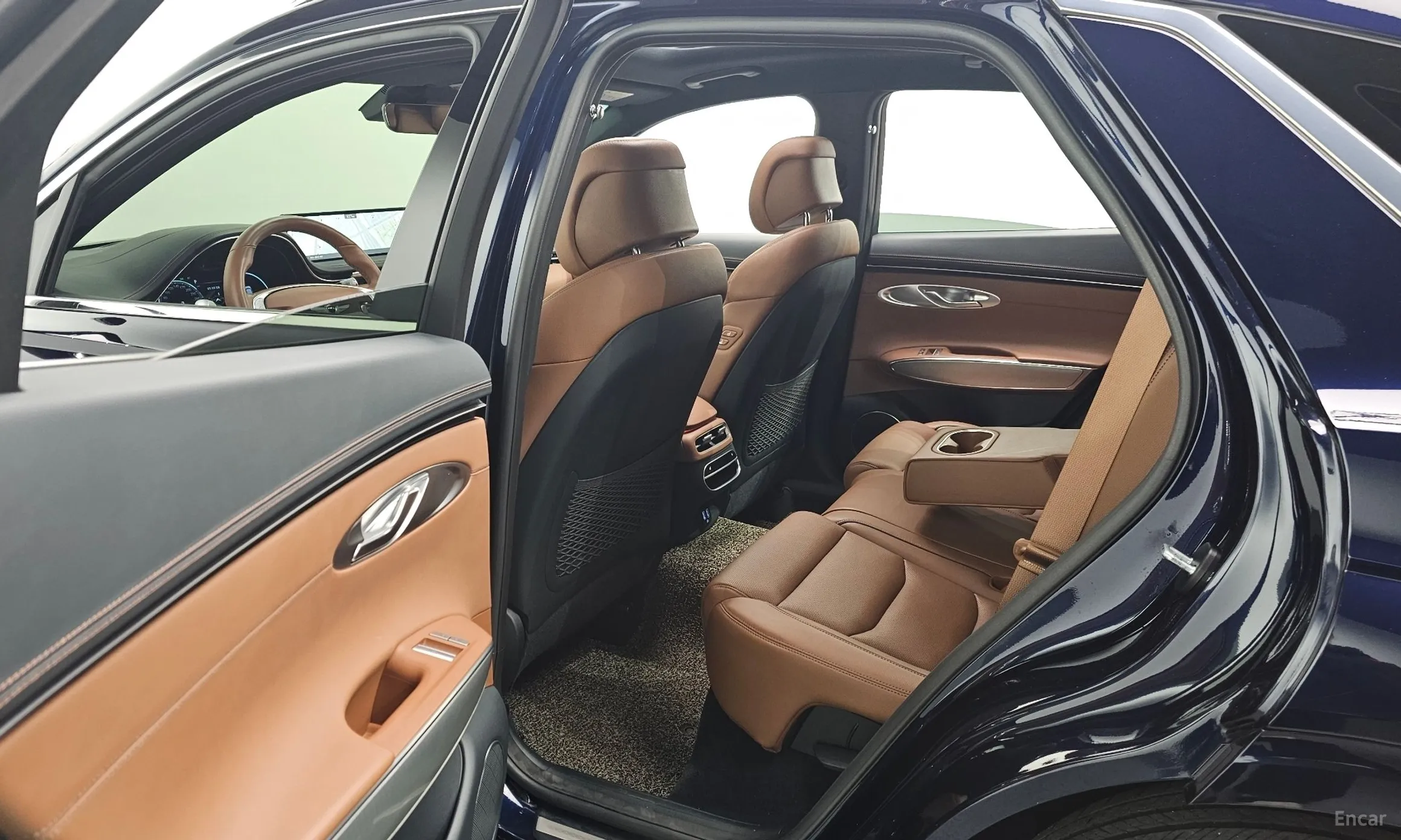 Genesis GV70 превью 11