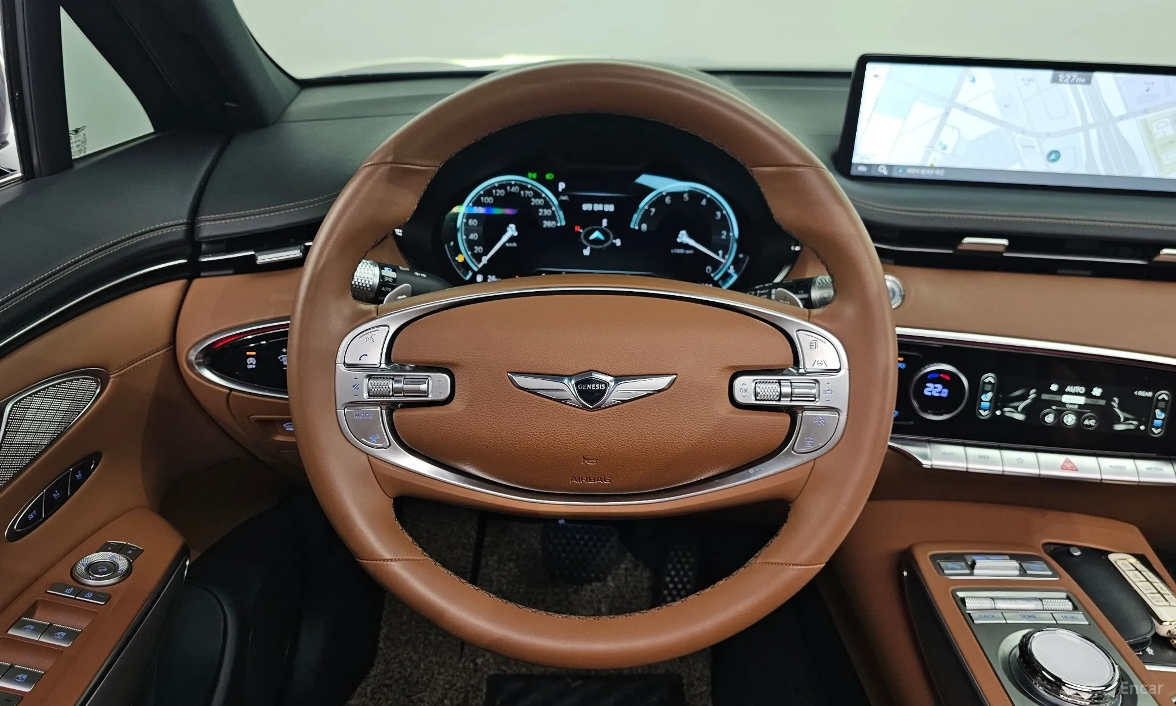 Genesis GV70 превью 12