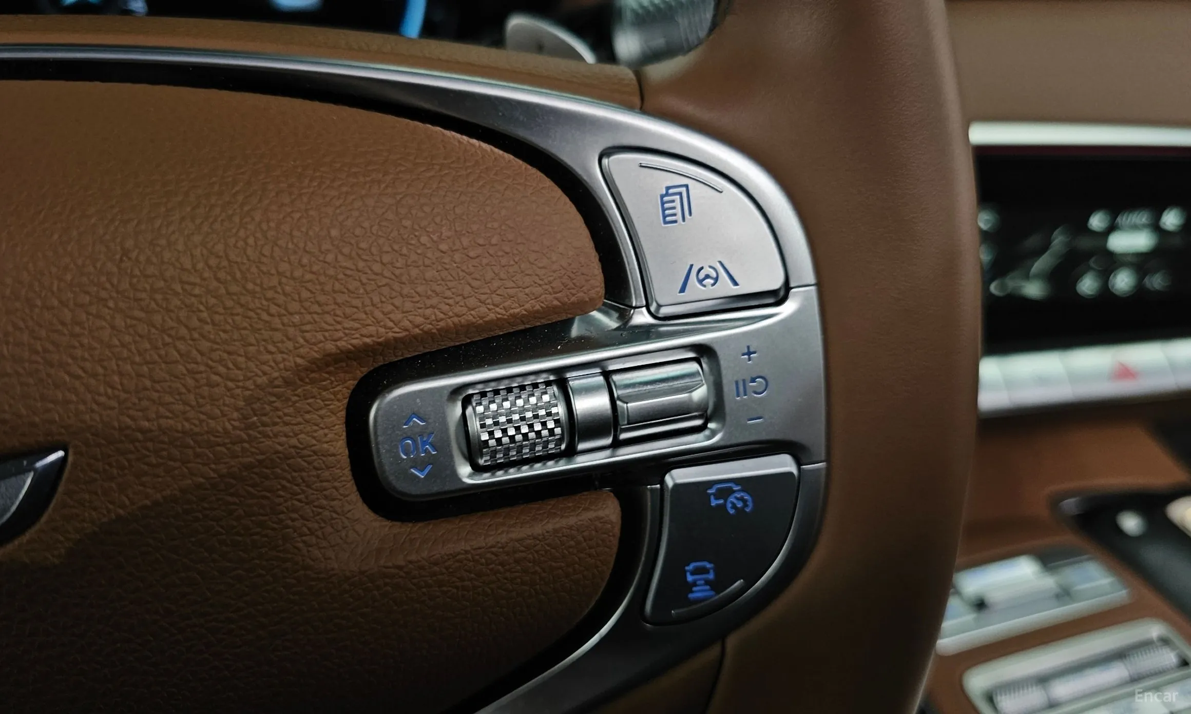 Genesis GV70 превью 19