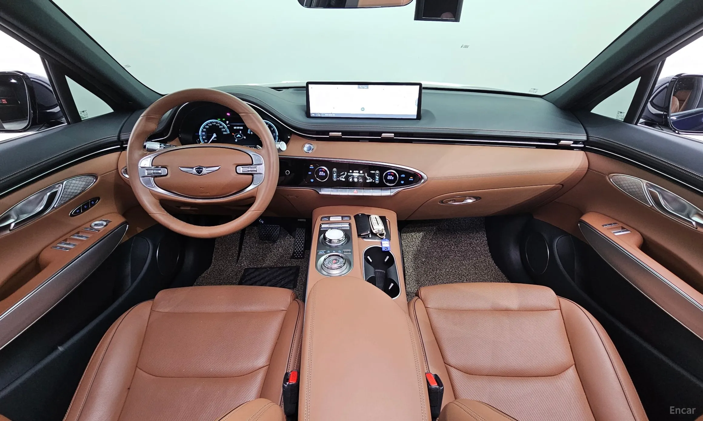 Genesis GV70 превью 7