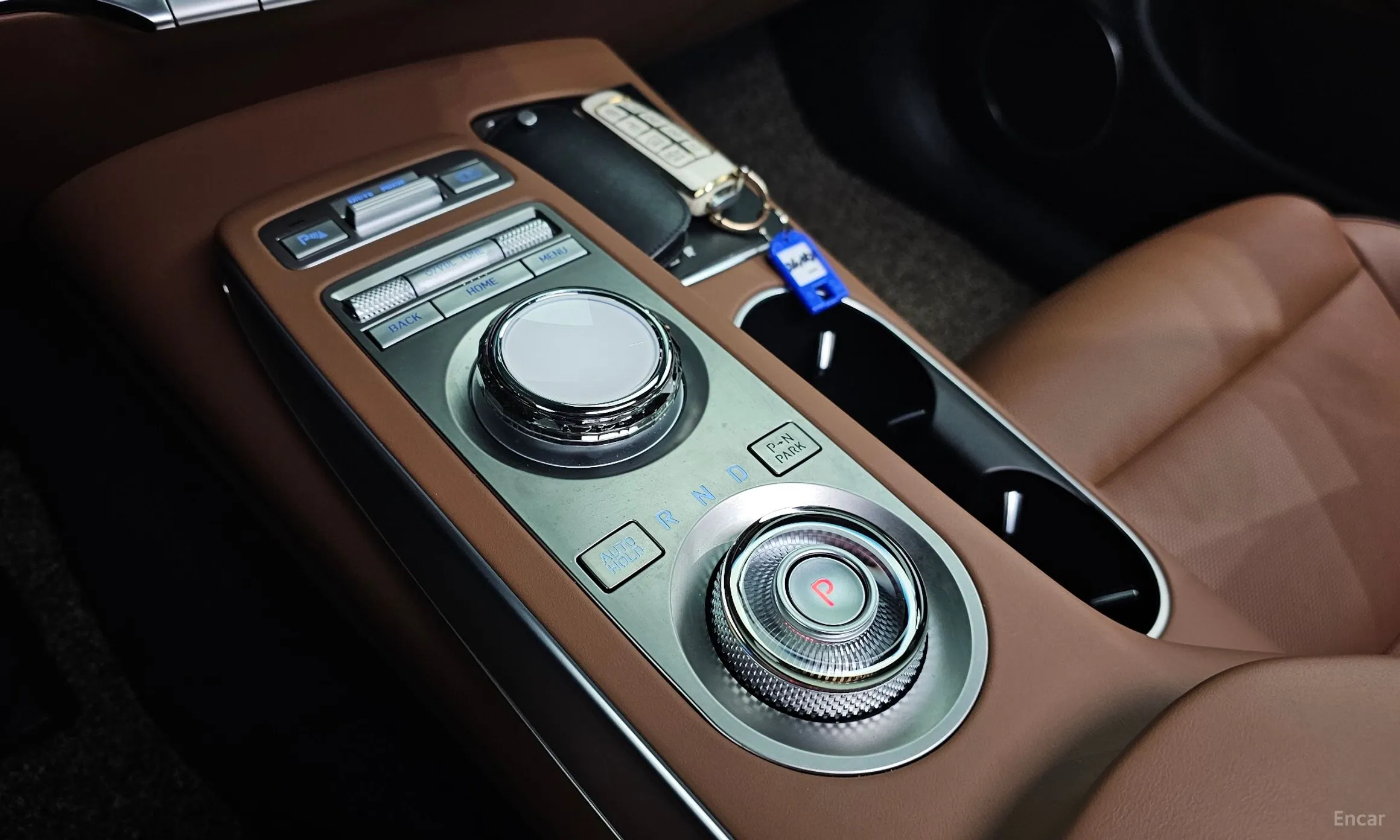 Genesis GV70 превью 9
