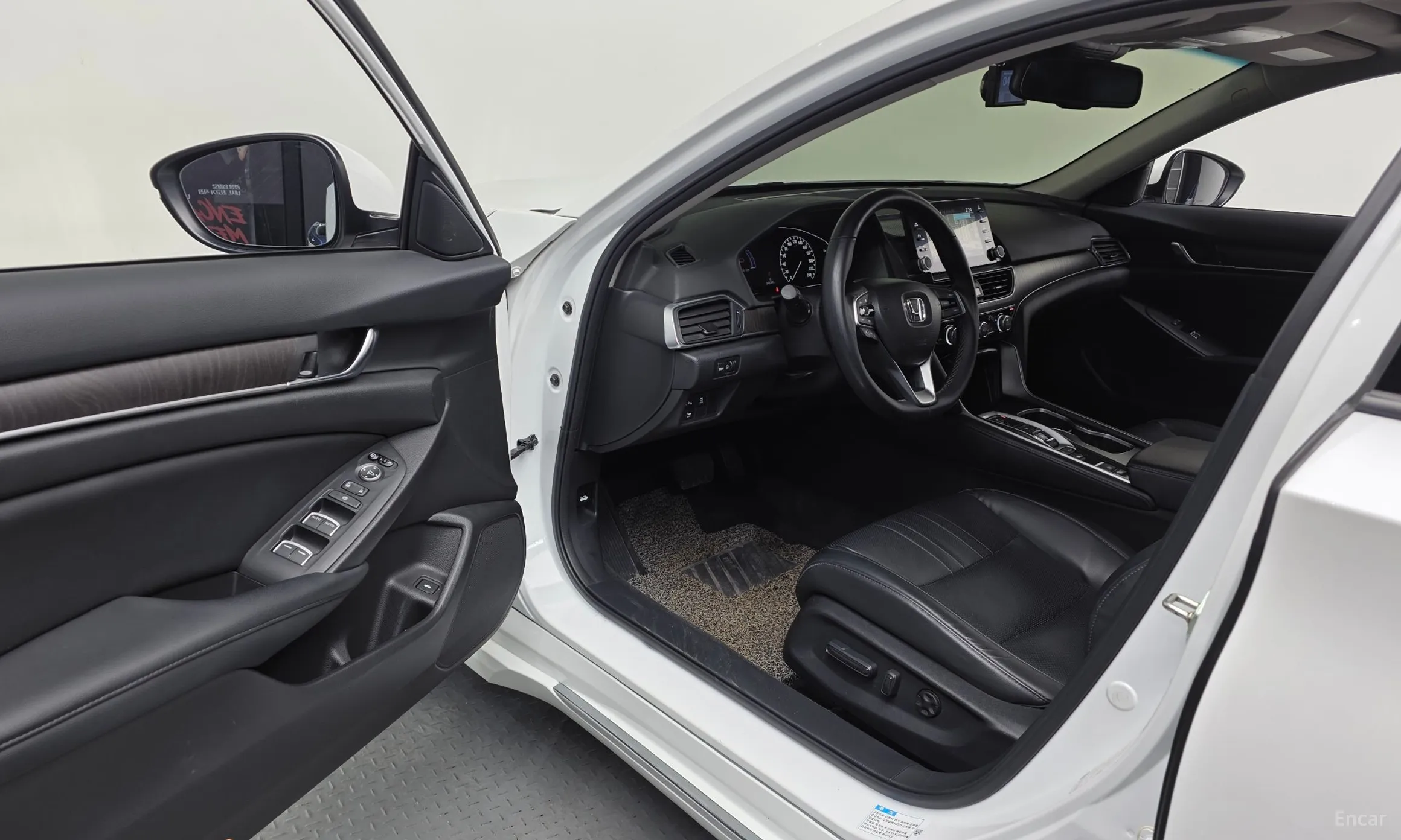 Honda Accord 10th Generation превью 10