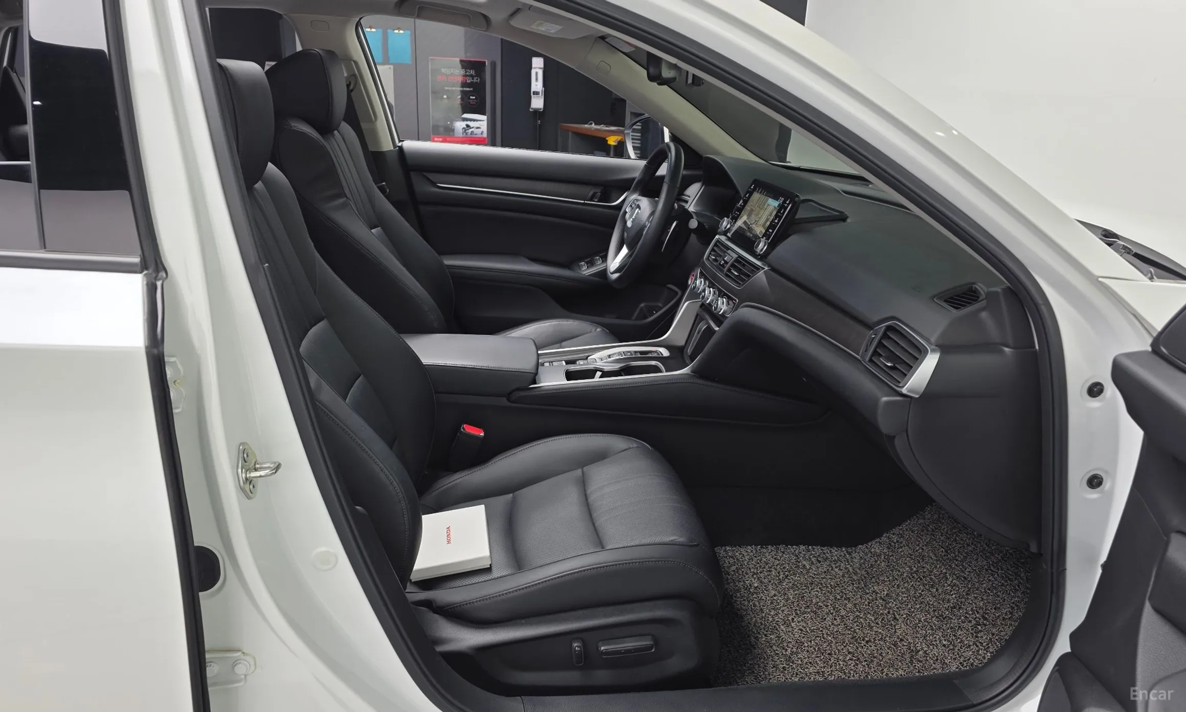 Honda Accord 10th Generation превью 11