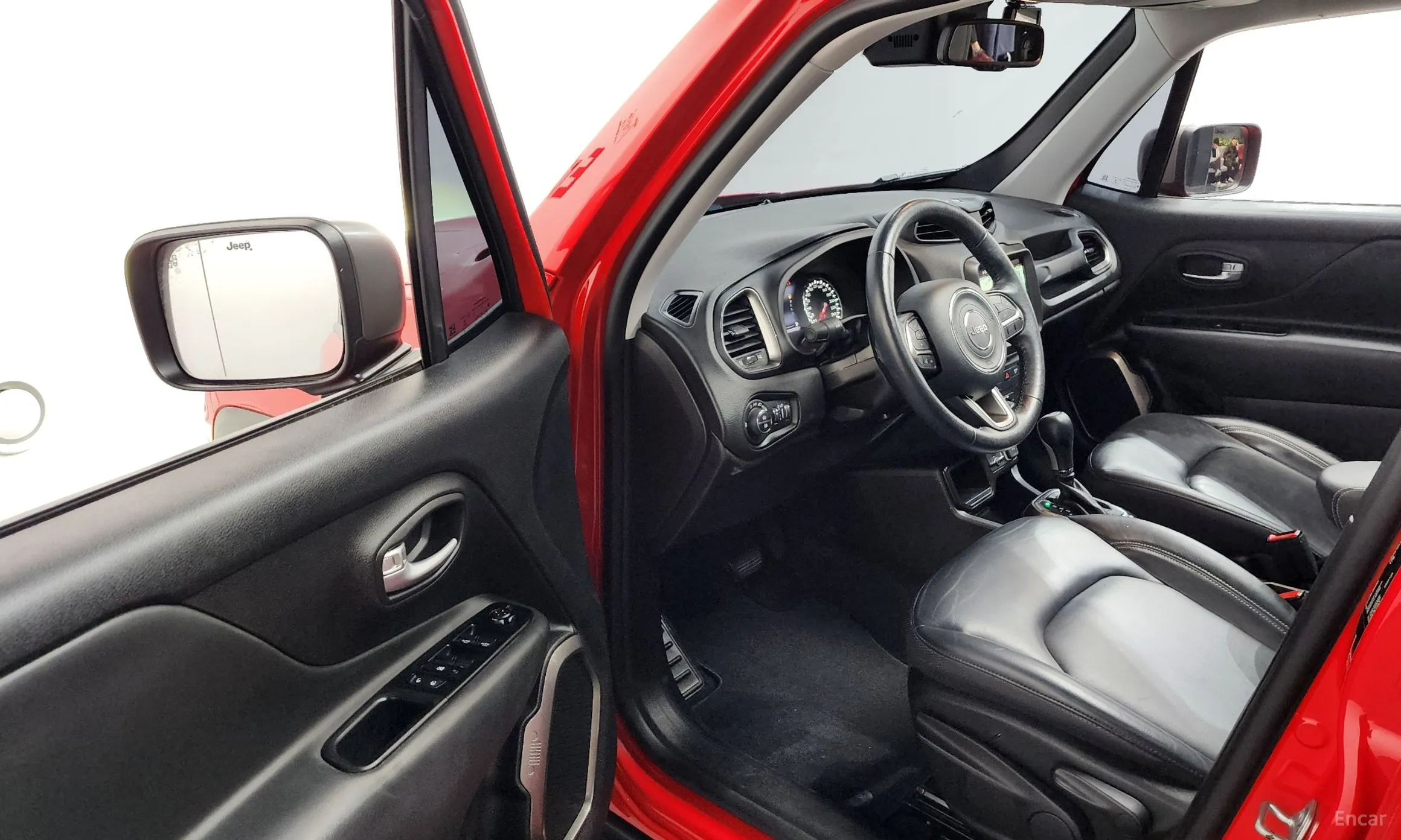 Jeep Renegade превью 10