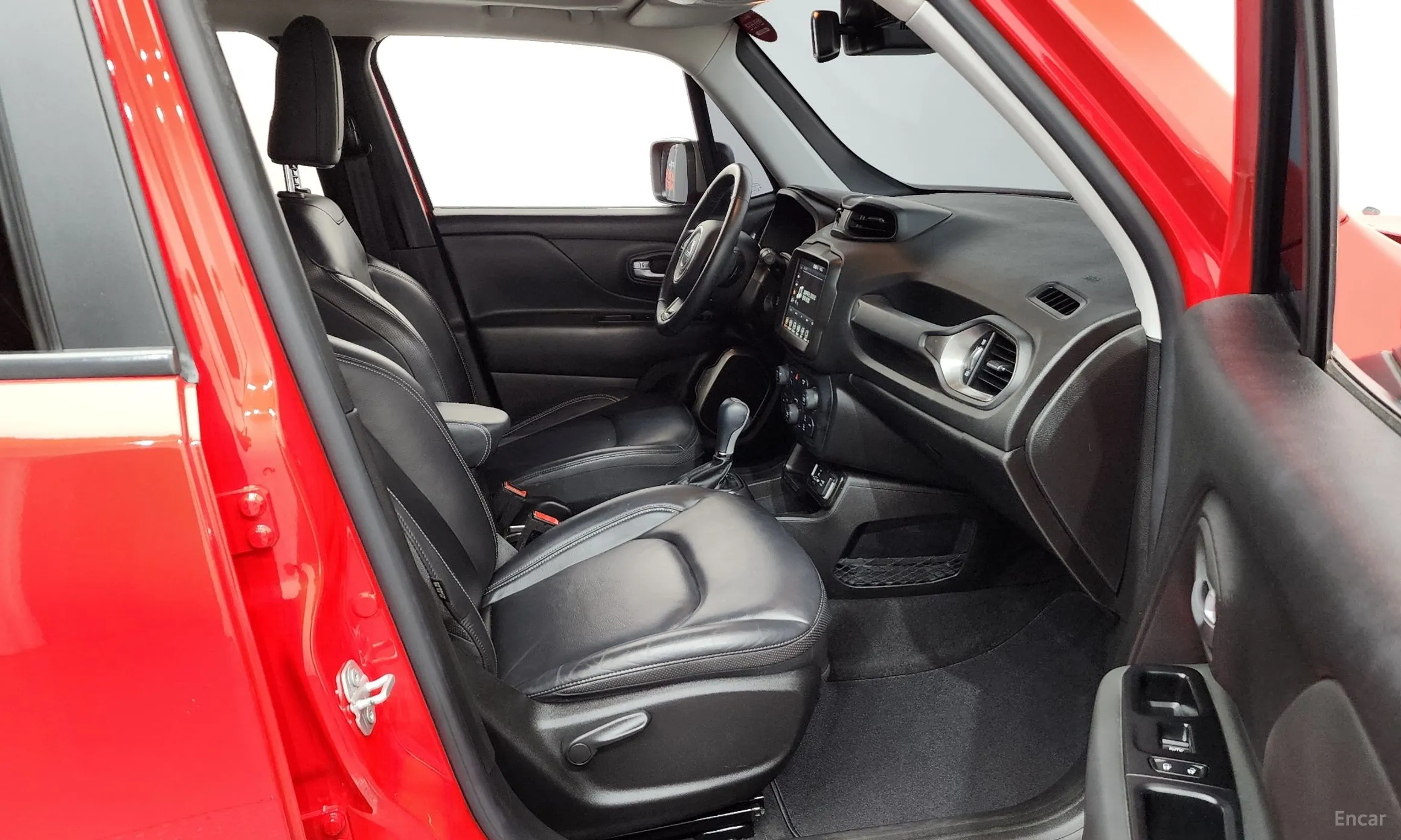 Jeep Renegade превью 11