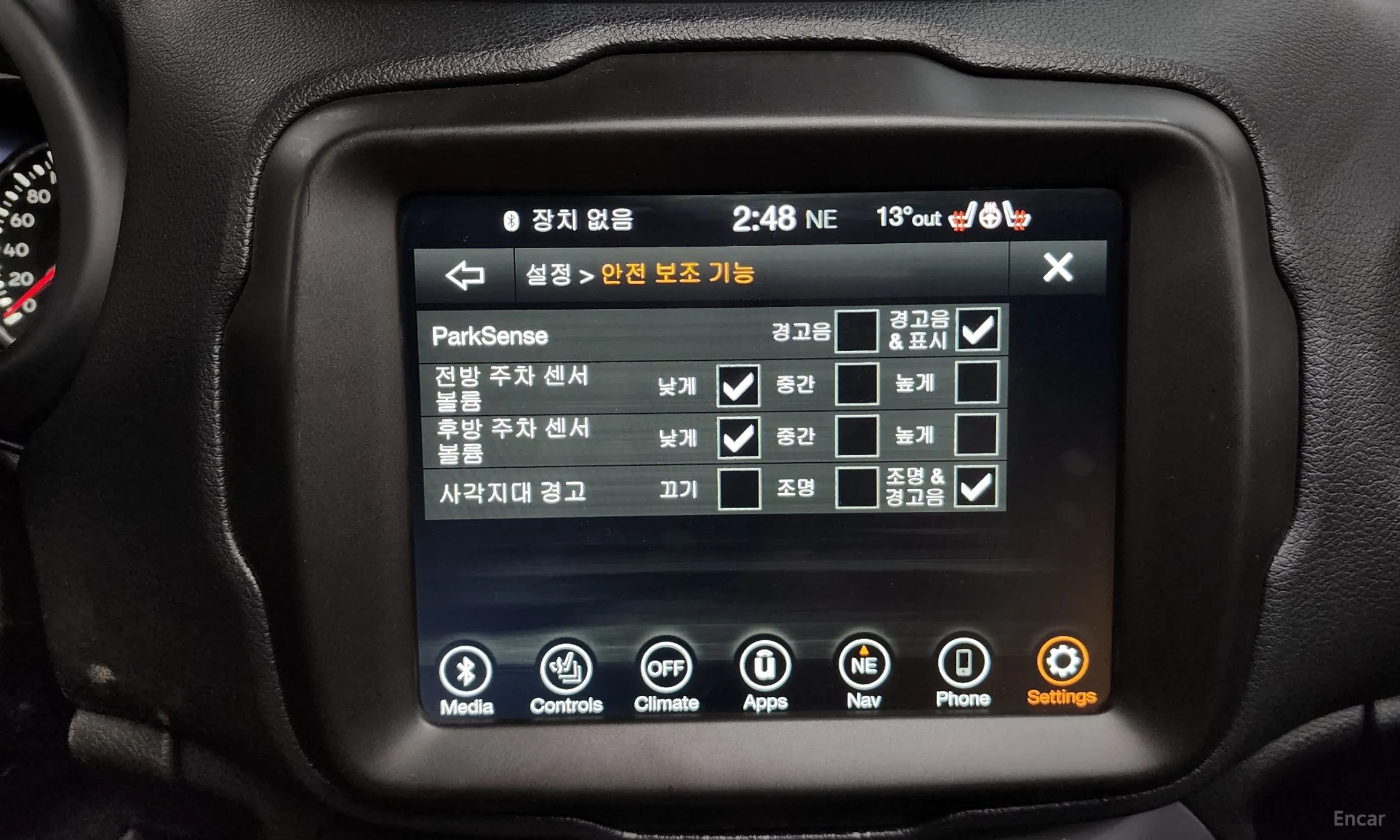 Jeep Renegade превью 18