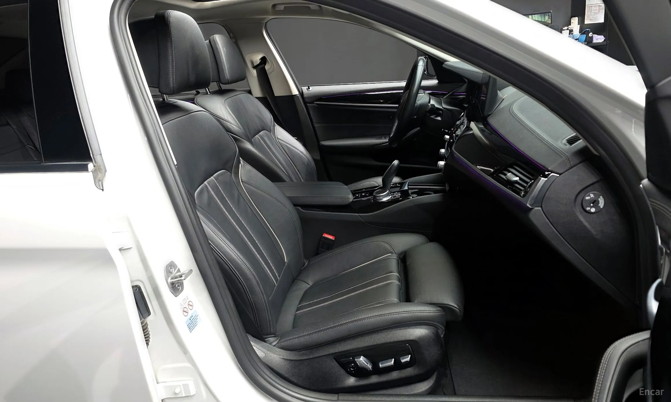 BMW 5 Series (G30) превью 11