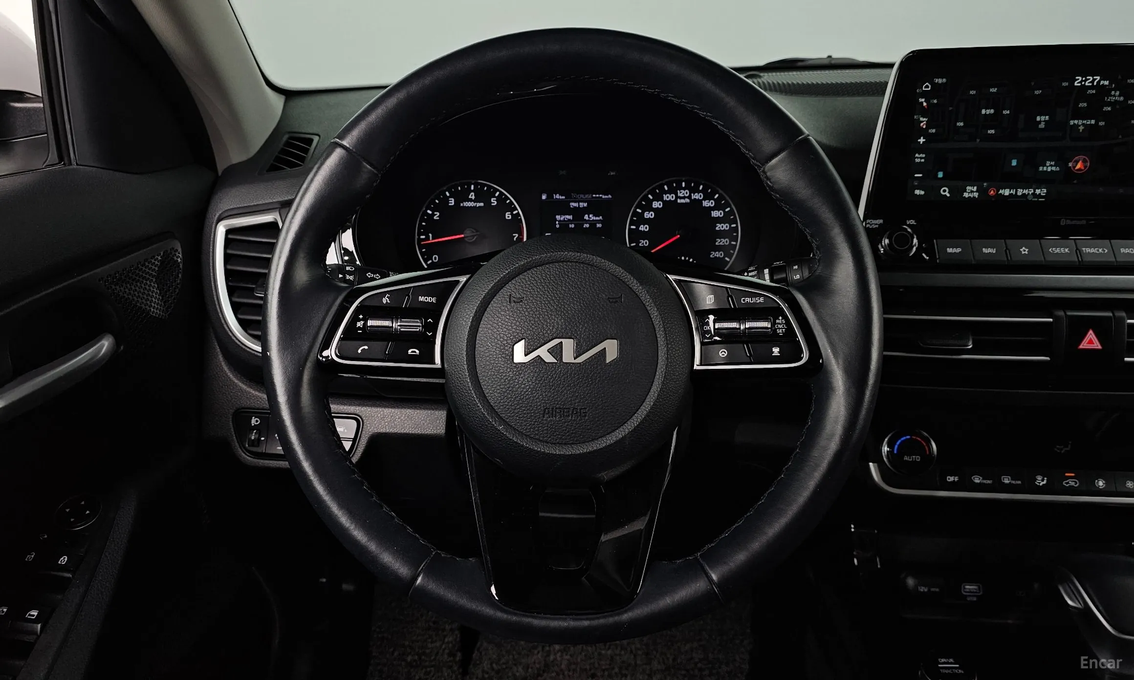 Kia Seltos превью 13