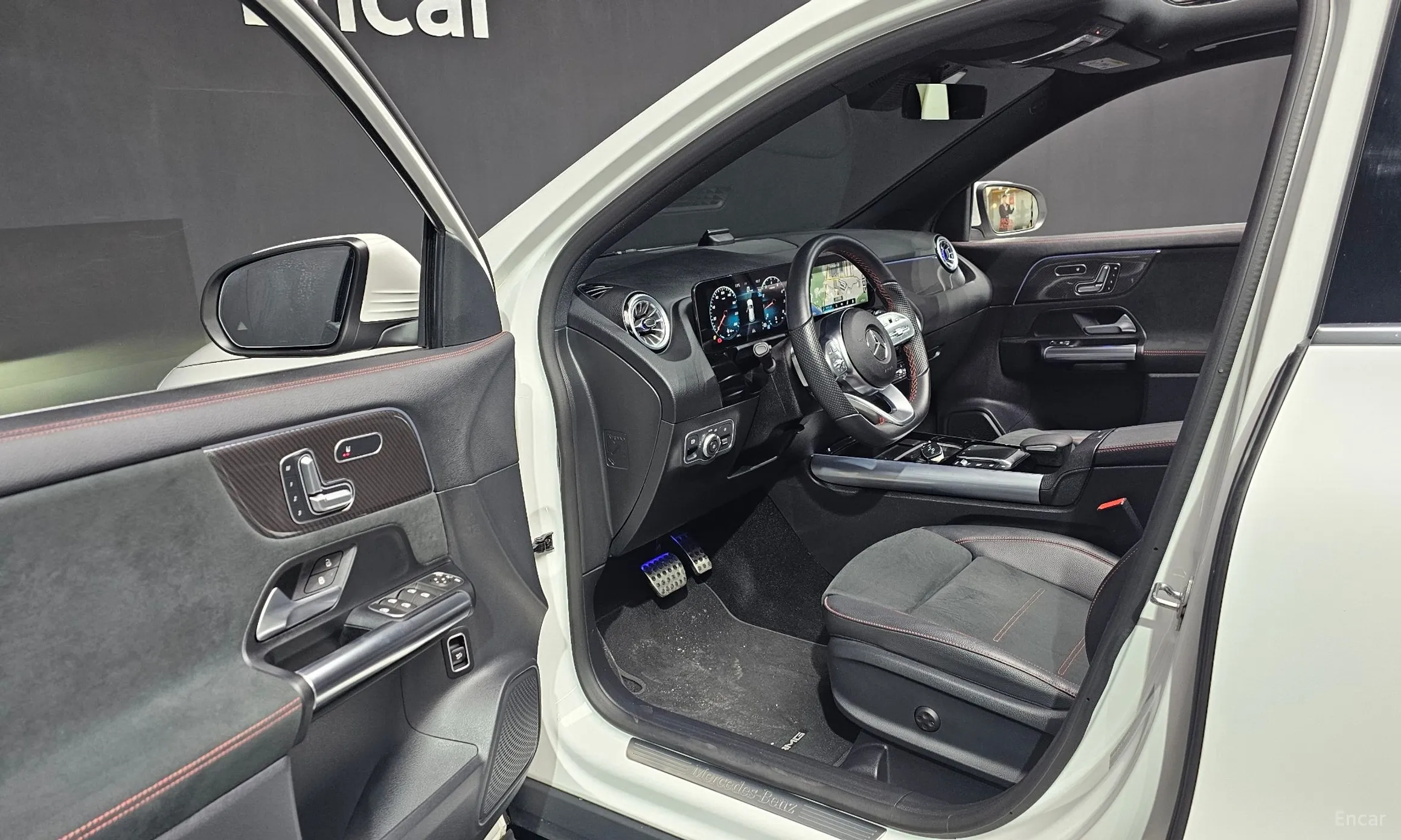 Mercedes Benz GLA-Class H247 превью 10
