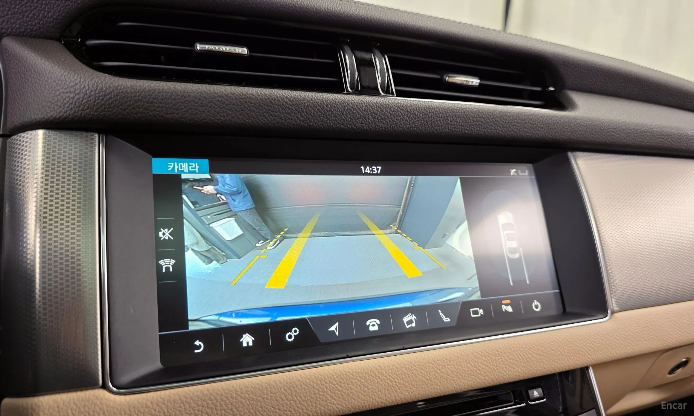Jaguar XF (x260) превью 15