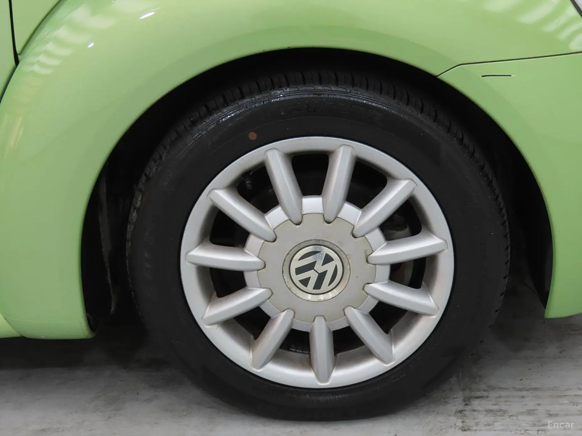 Volkswagen New Beetle превью 18