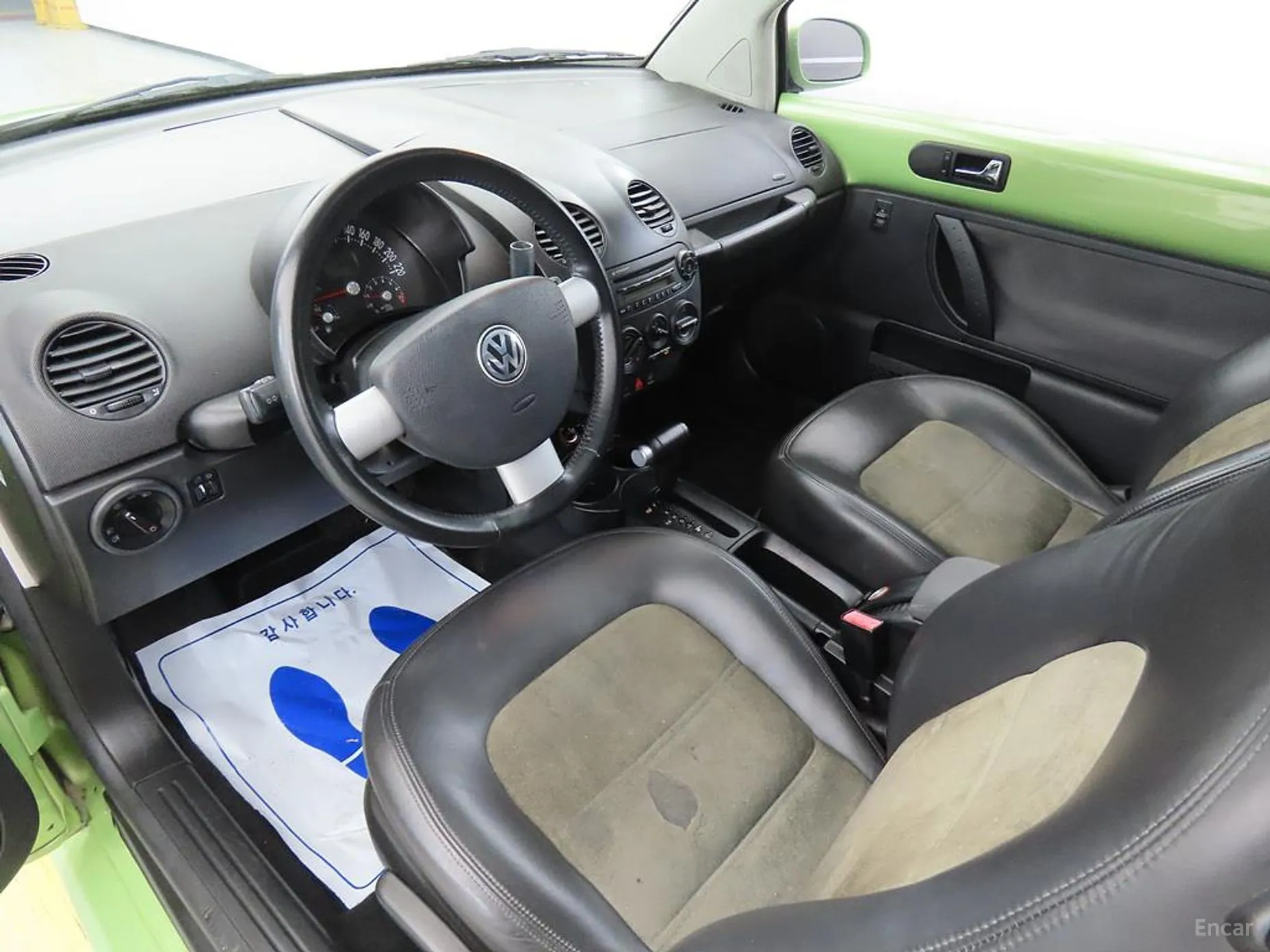 Volkswagen New Beetle превью 5