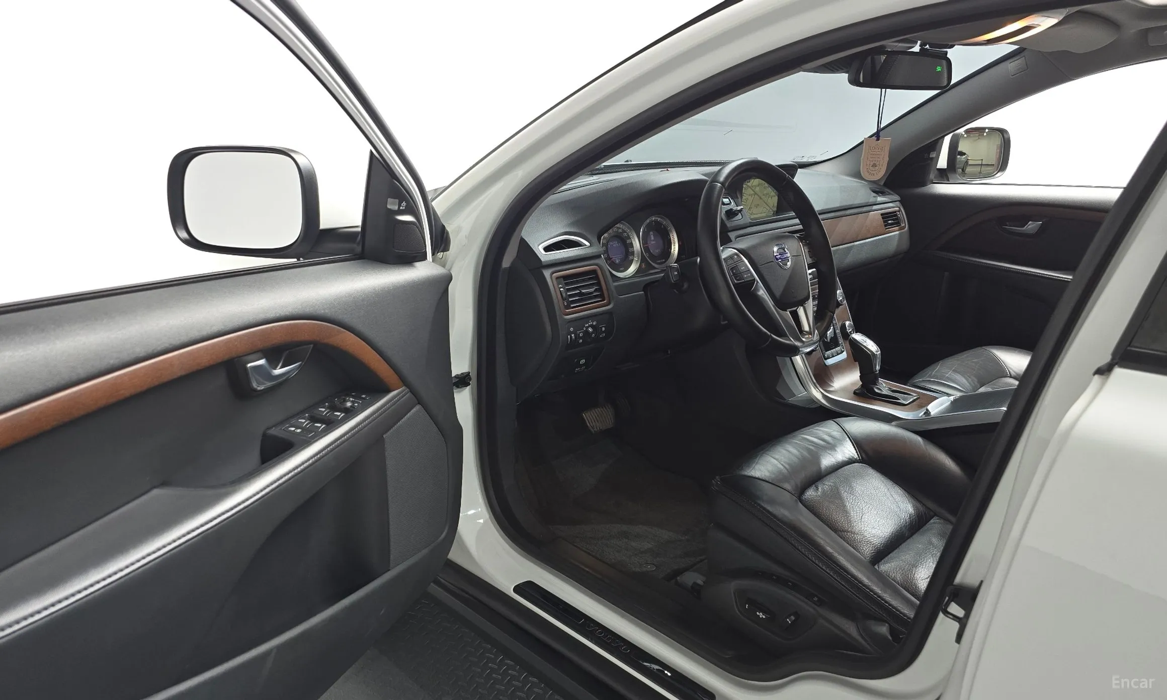 Volvo XC70 превью 10