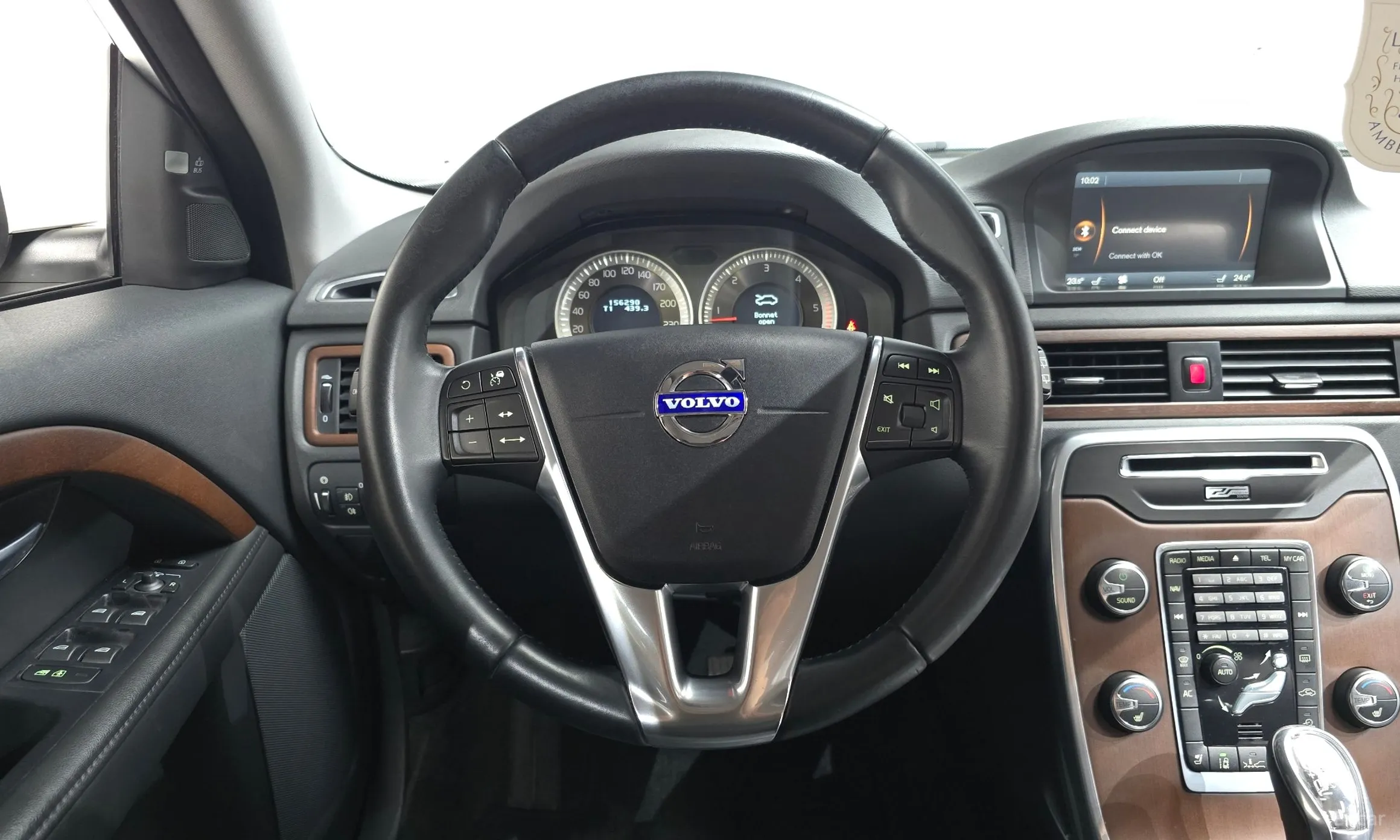 Volvo XC70 превью 13