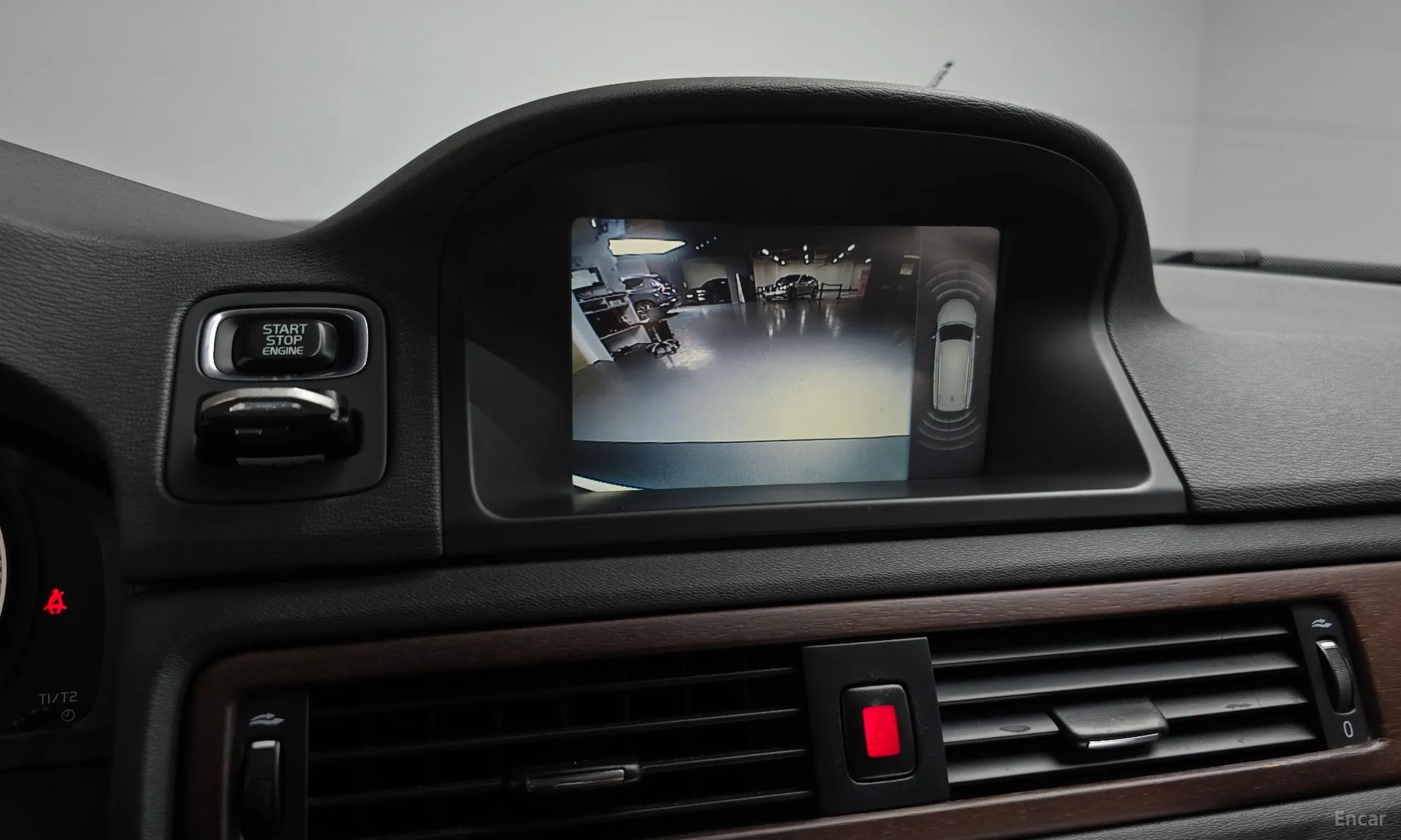Volvo XC70 превью 15