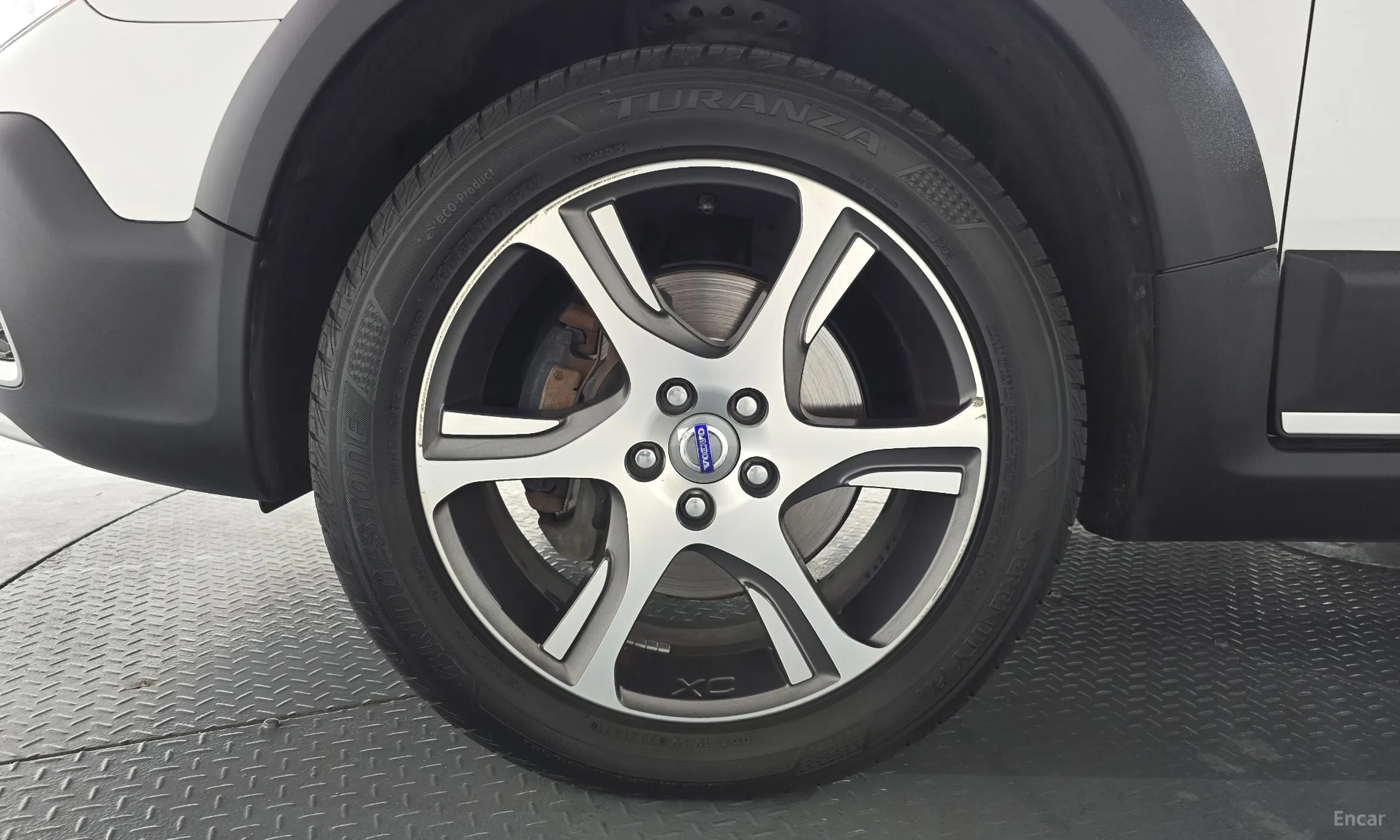 Volvo XC70 превью 5