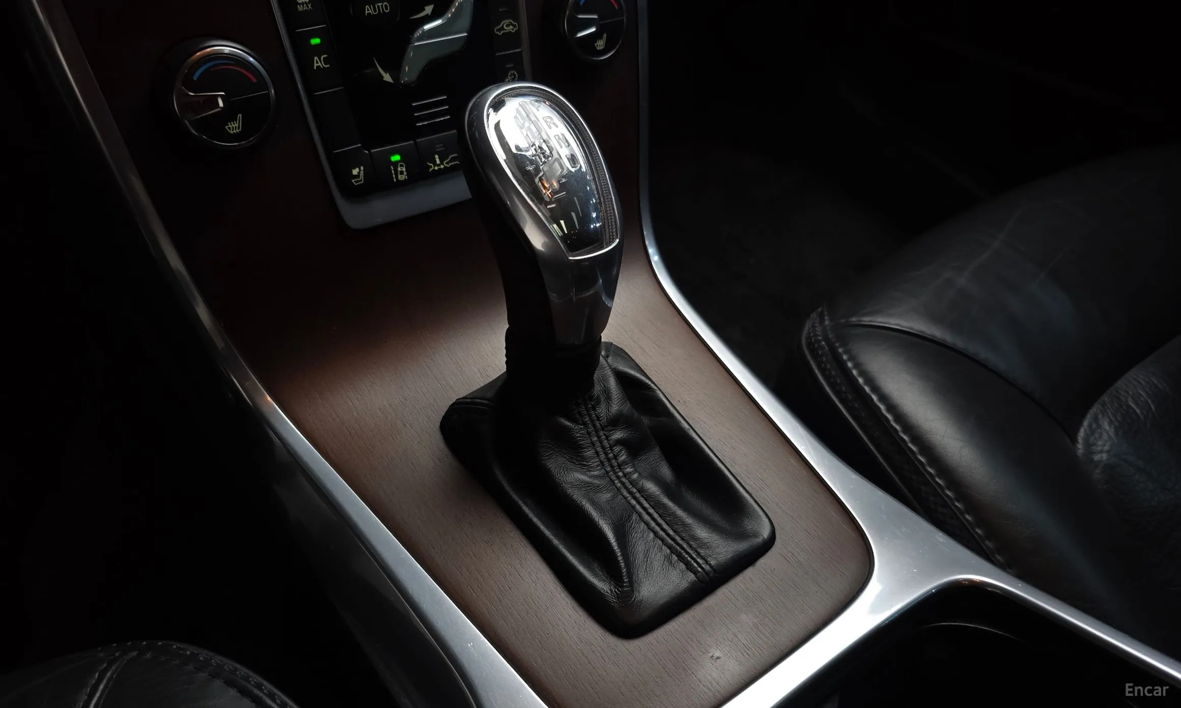Volvo XC70 превью 9