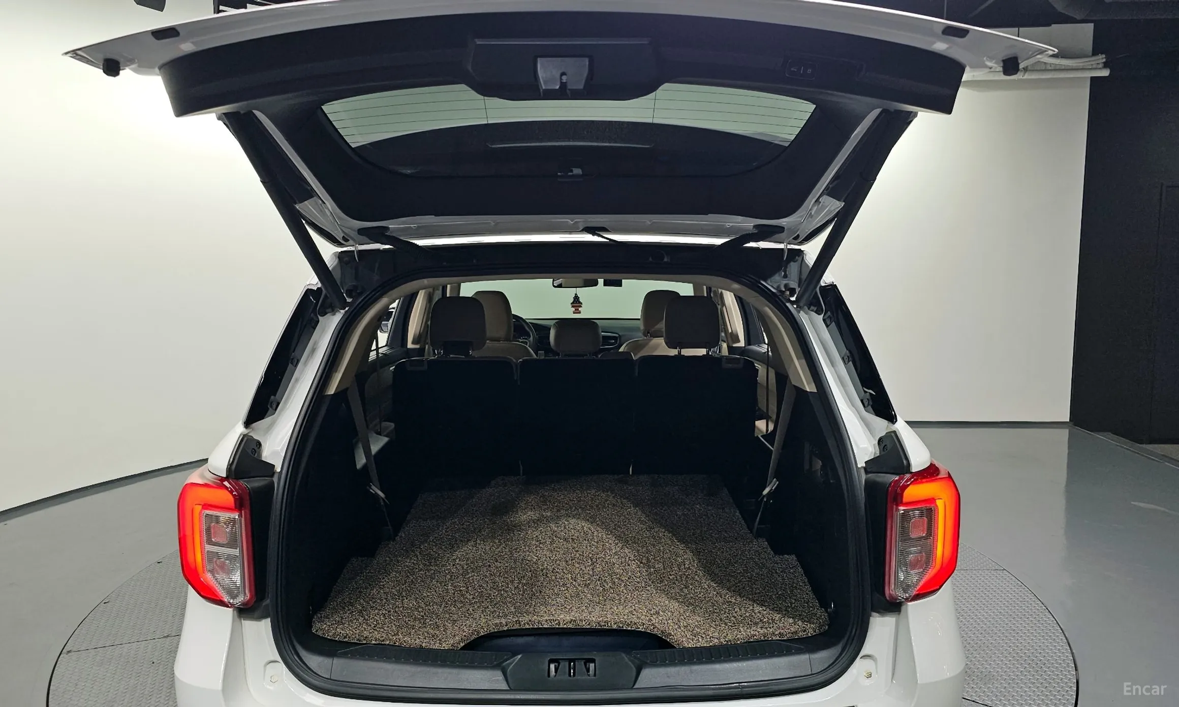 Ford Explorer 6th Generation превью 20
