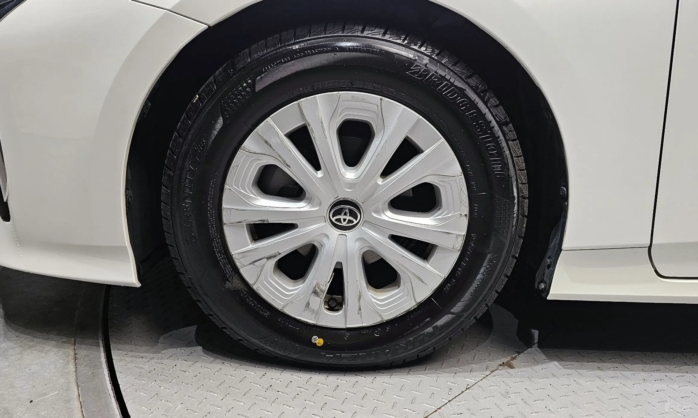 Toyota Prius 4th Generation превью 5