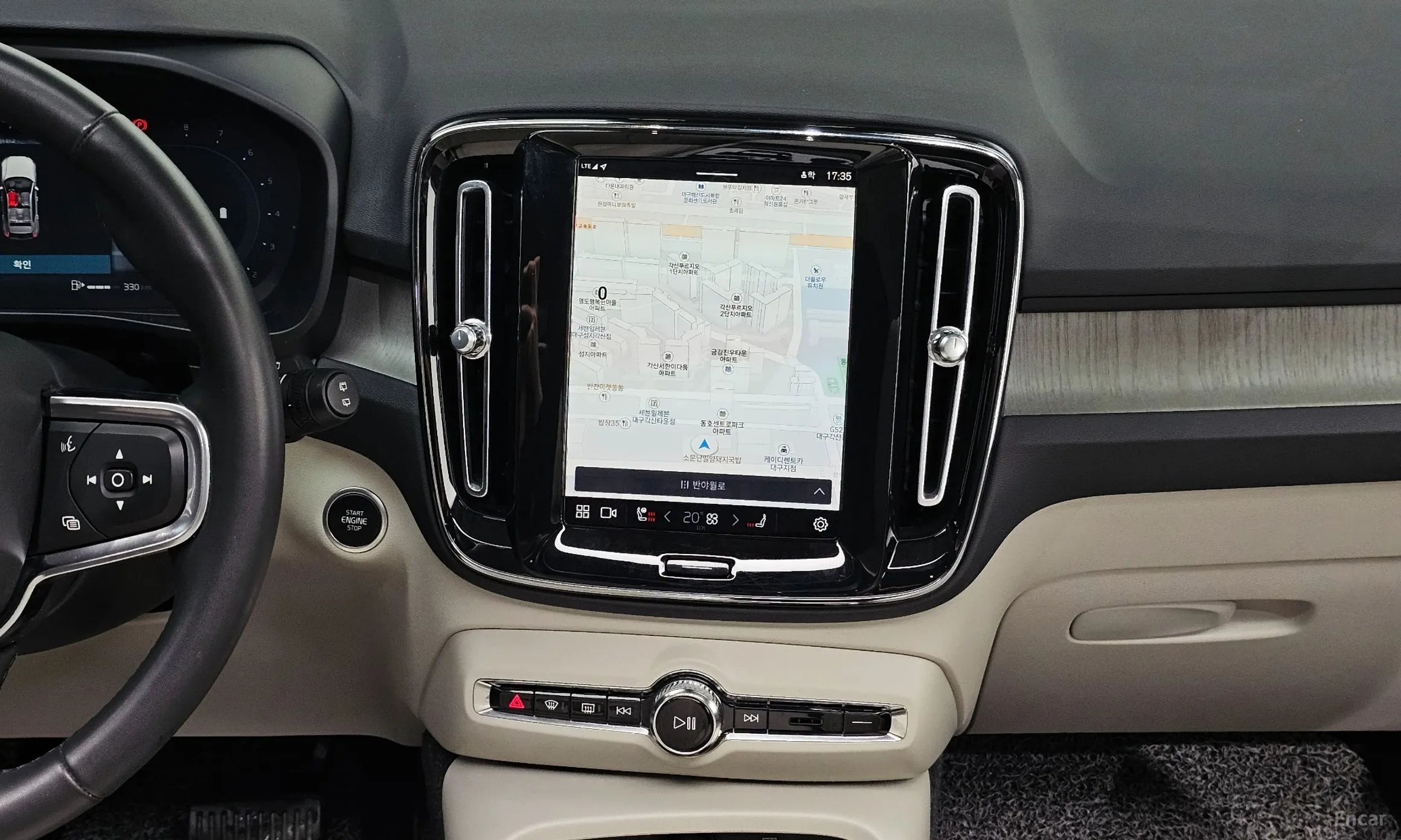 Volvo XC40 превью 13