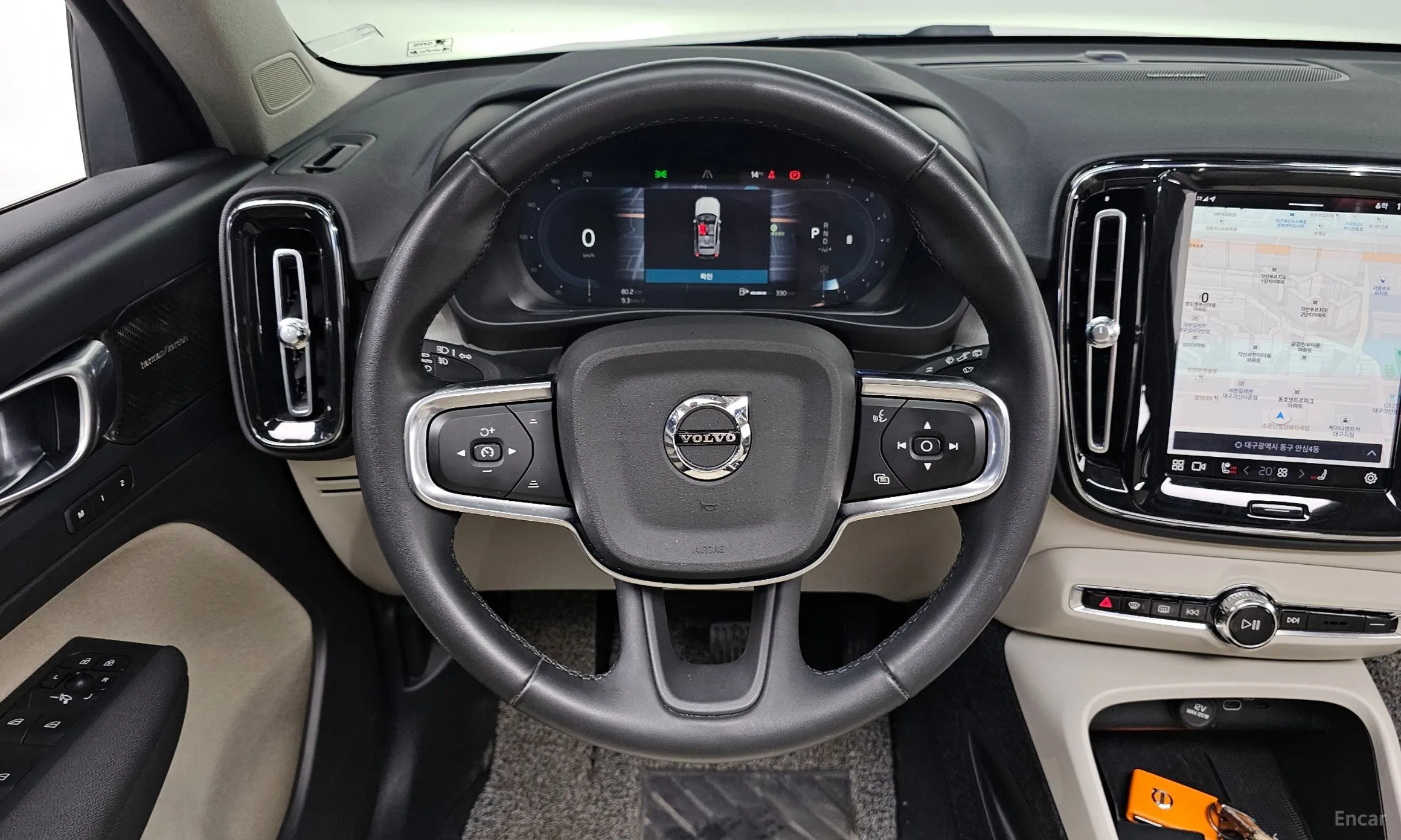 Volvo XC40 превью 14