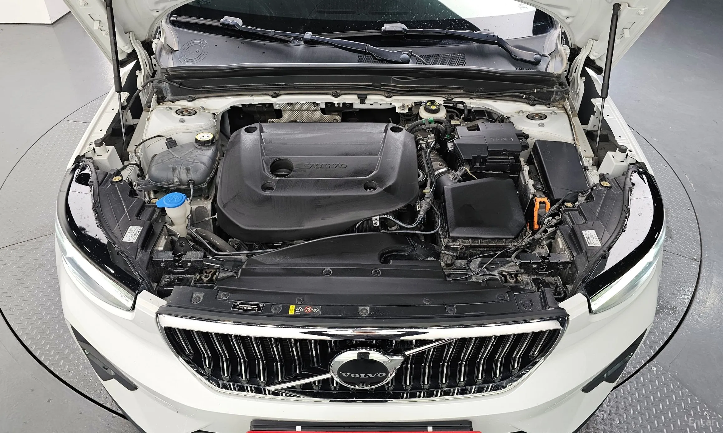 Volvo XC40 превью 6