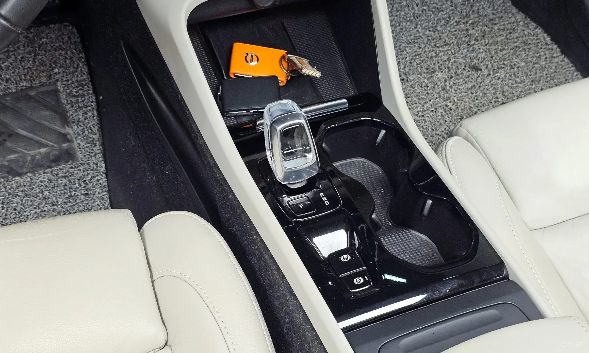 Volvo XC40 превью 9